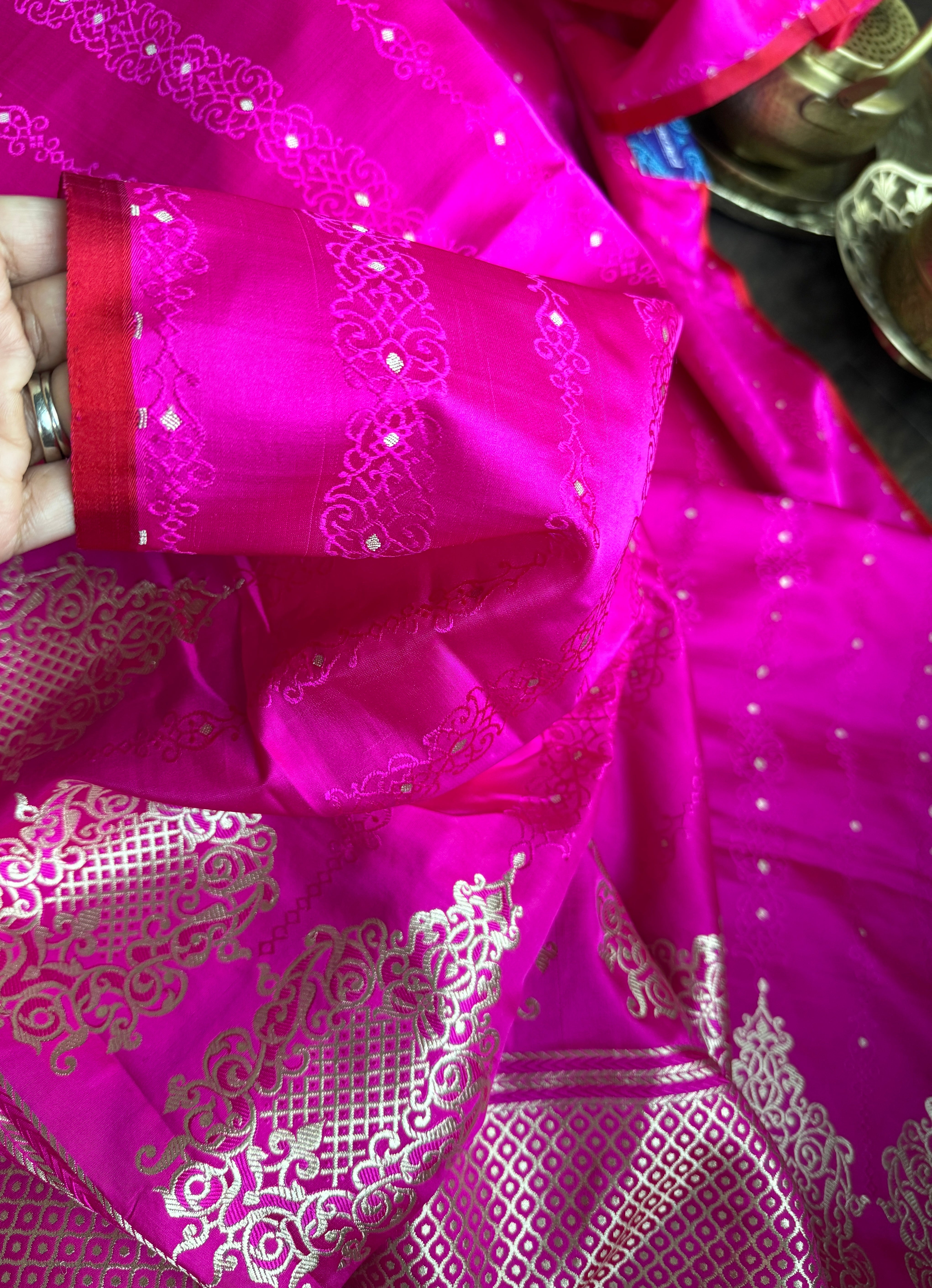 Pure Silk Tanchoi Banarasi - Hot Pink Borderless