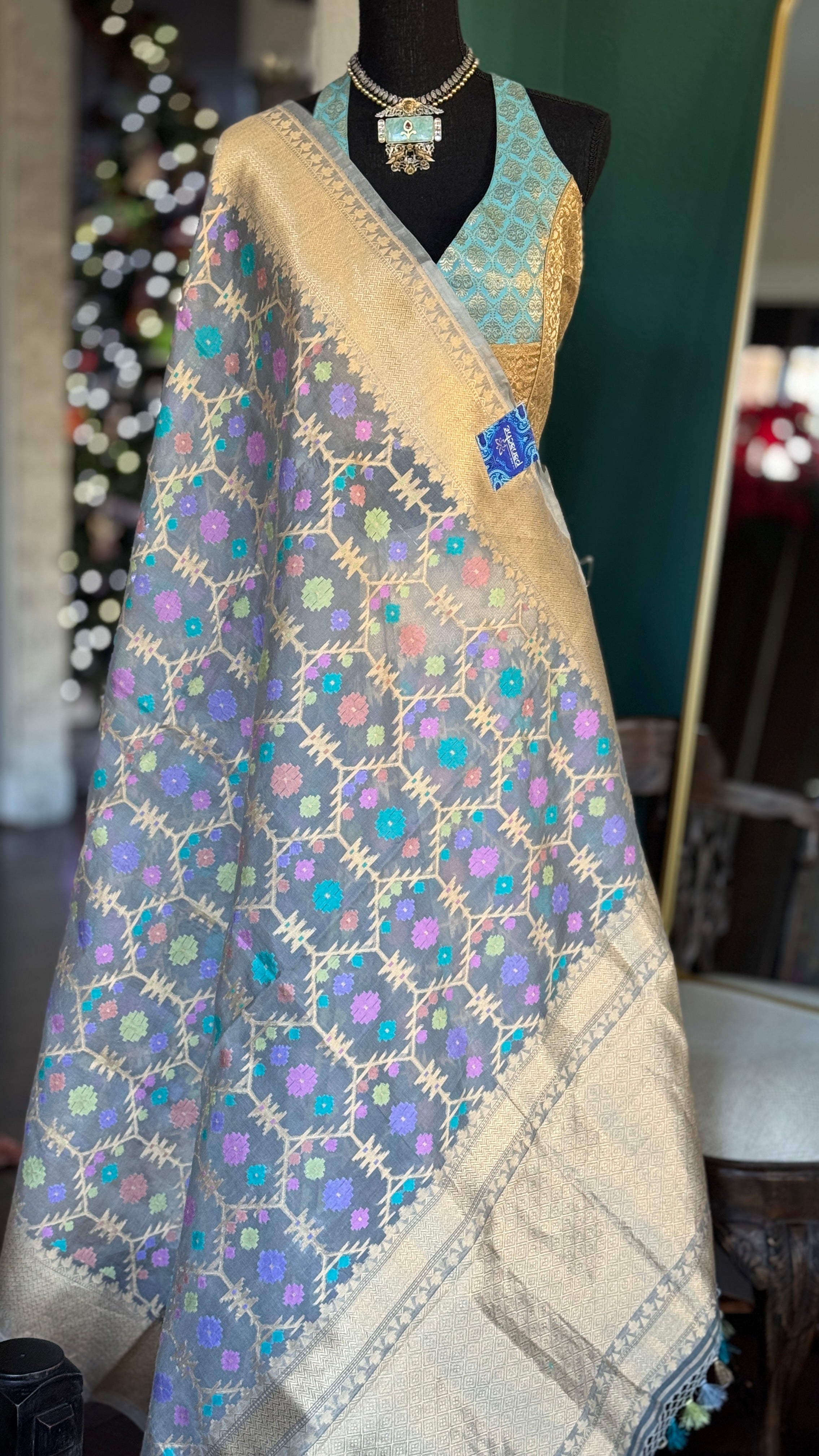 Pure Kora Silk Jamdaani Banarasi - Grey Golden Antique Zari