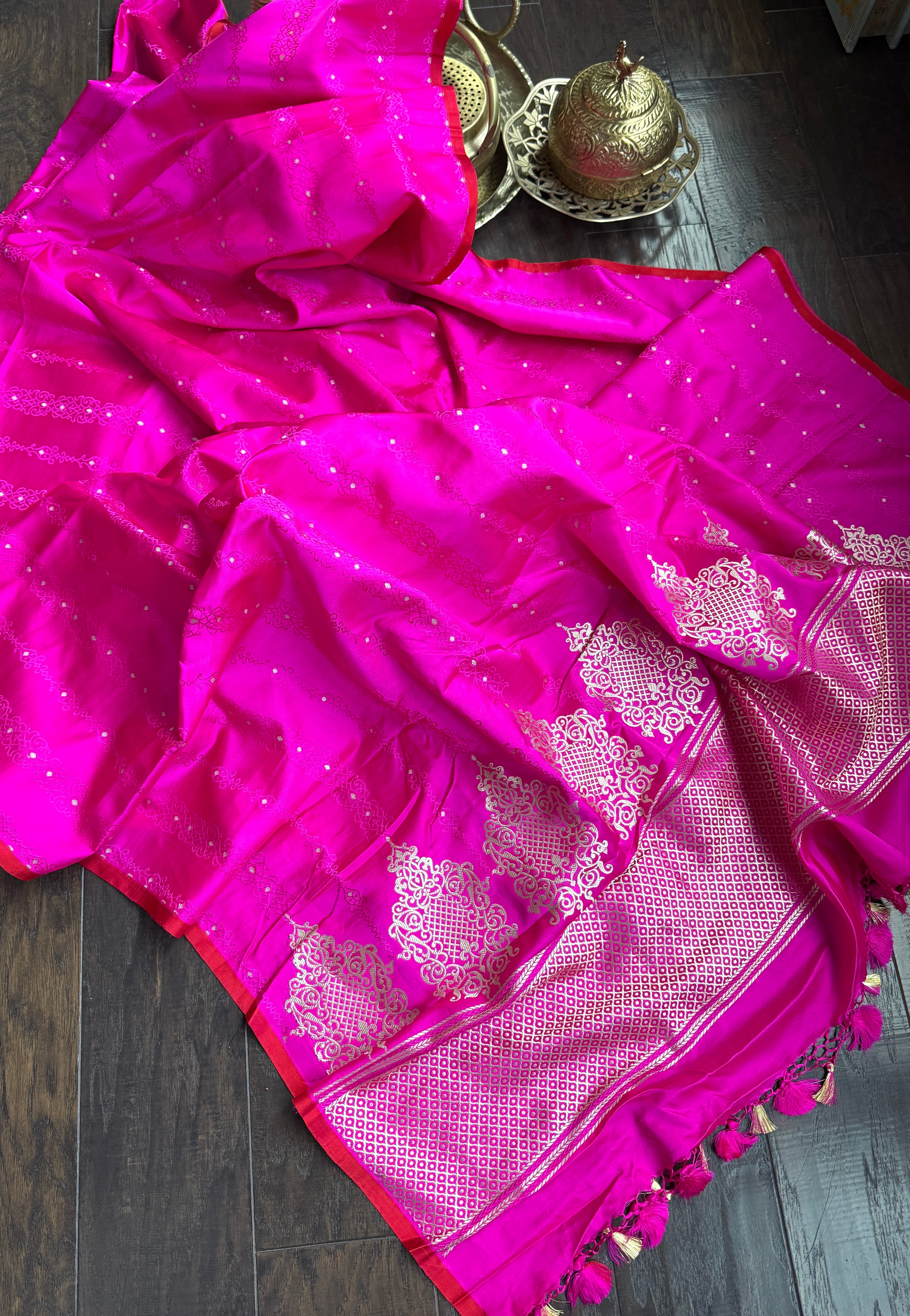 Pure Silk Tanchoi Banarasi - Hot Pink Borderless