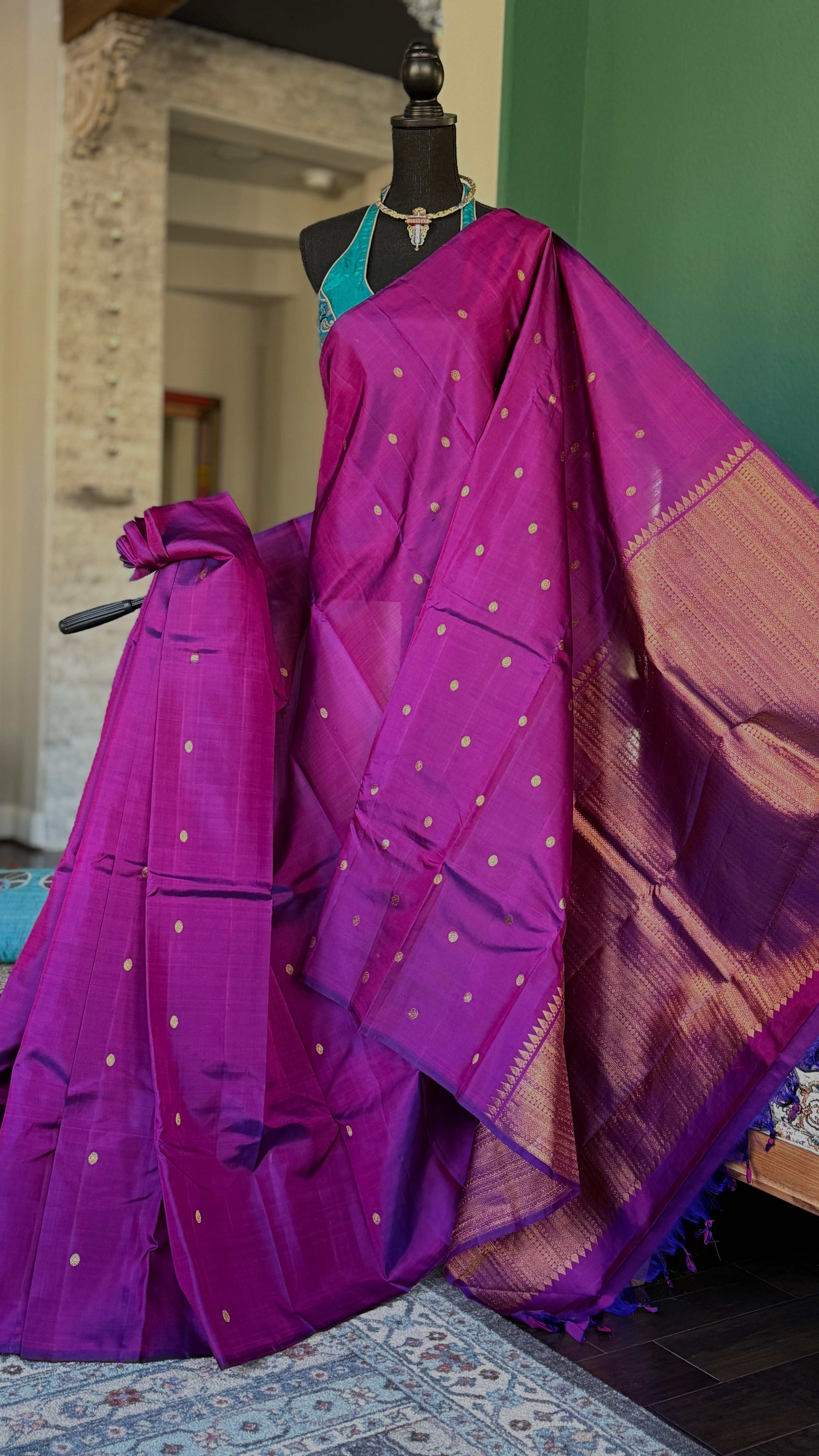Pure Silk Kanjivaram - Magenta Borderless