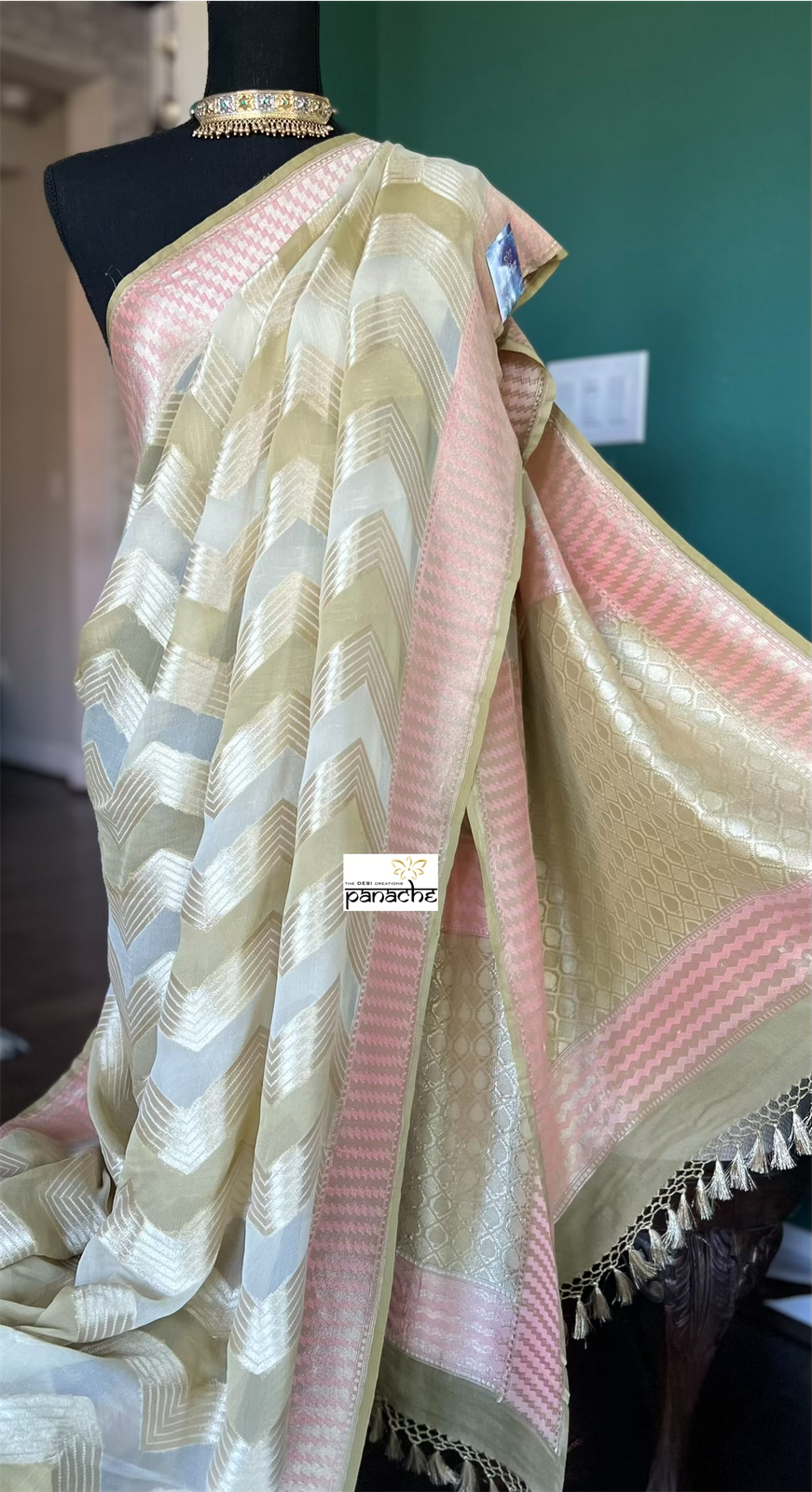Khaddi Georgette Banarasi - Ombré Pista Green Shaded