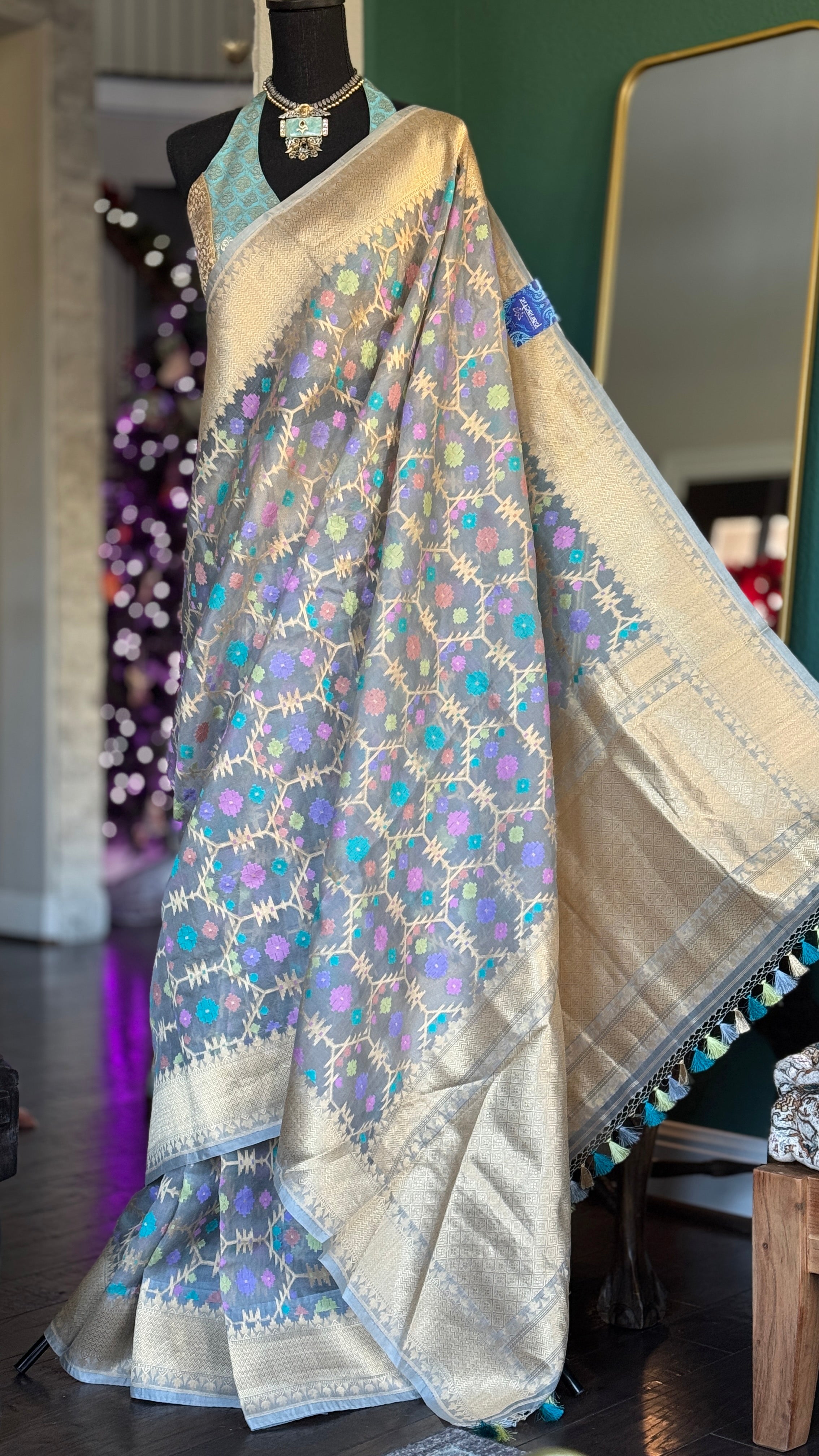 Pure Kora Silk Jamdaani Banarasi - Grey Golden Antique Zari