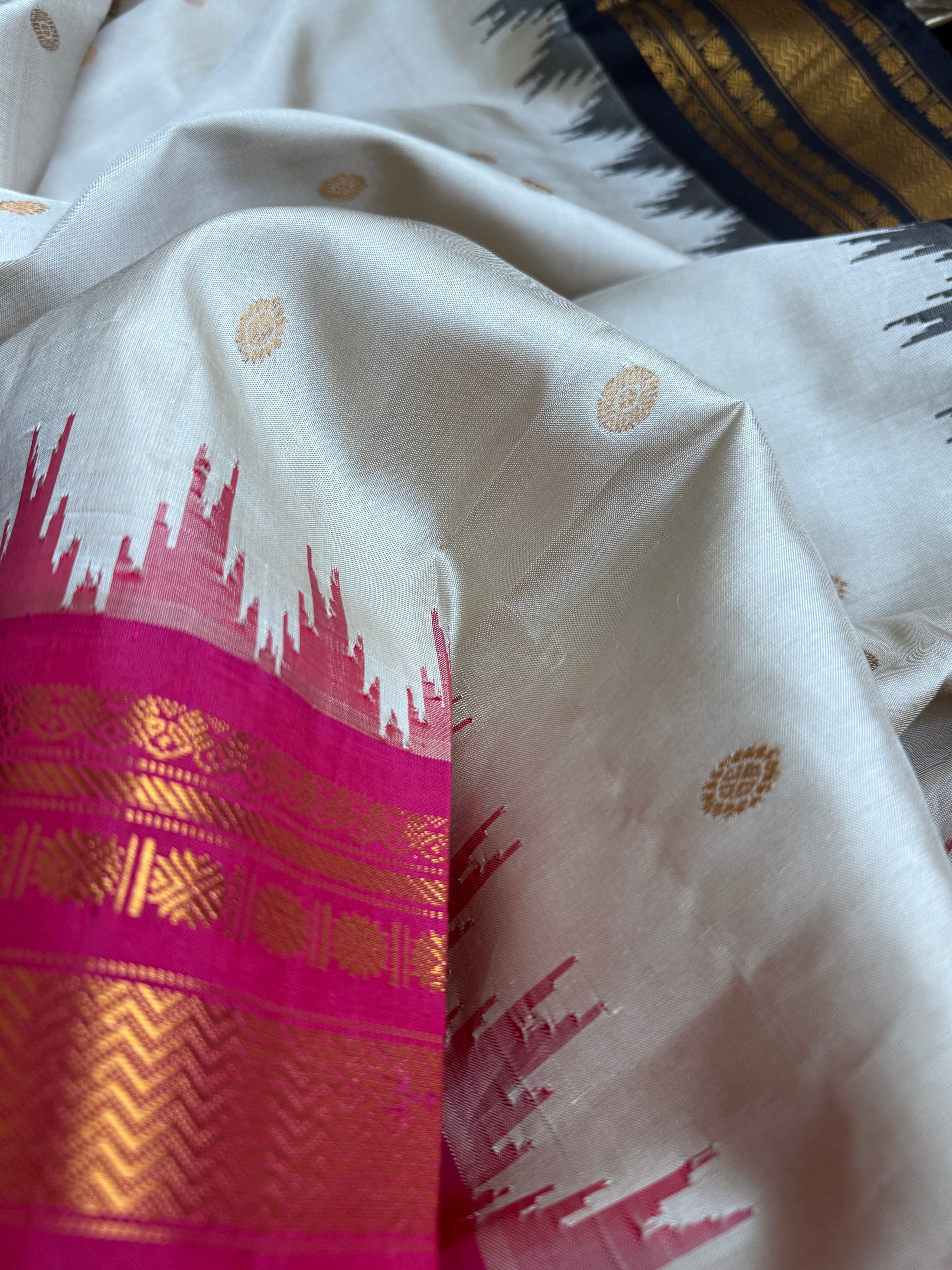 Pure Silk Gadwal - Tan Magenta Pink