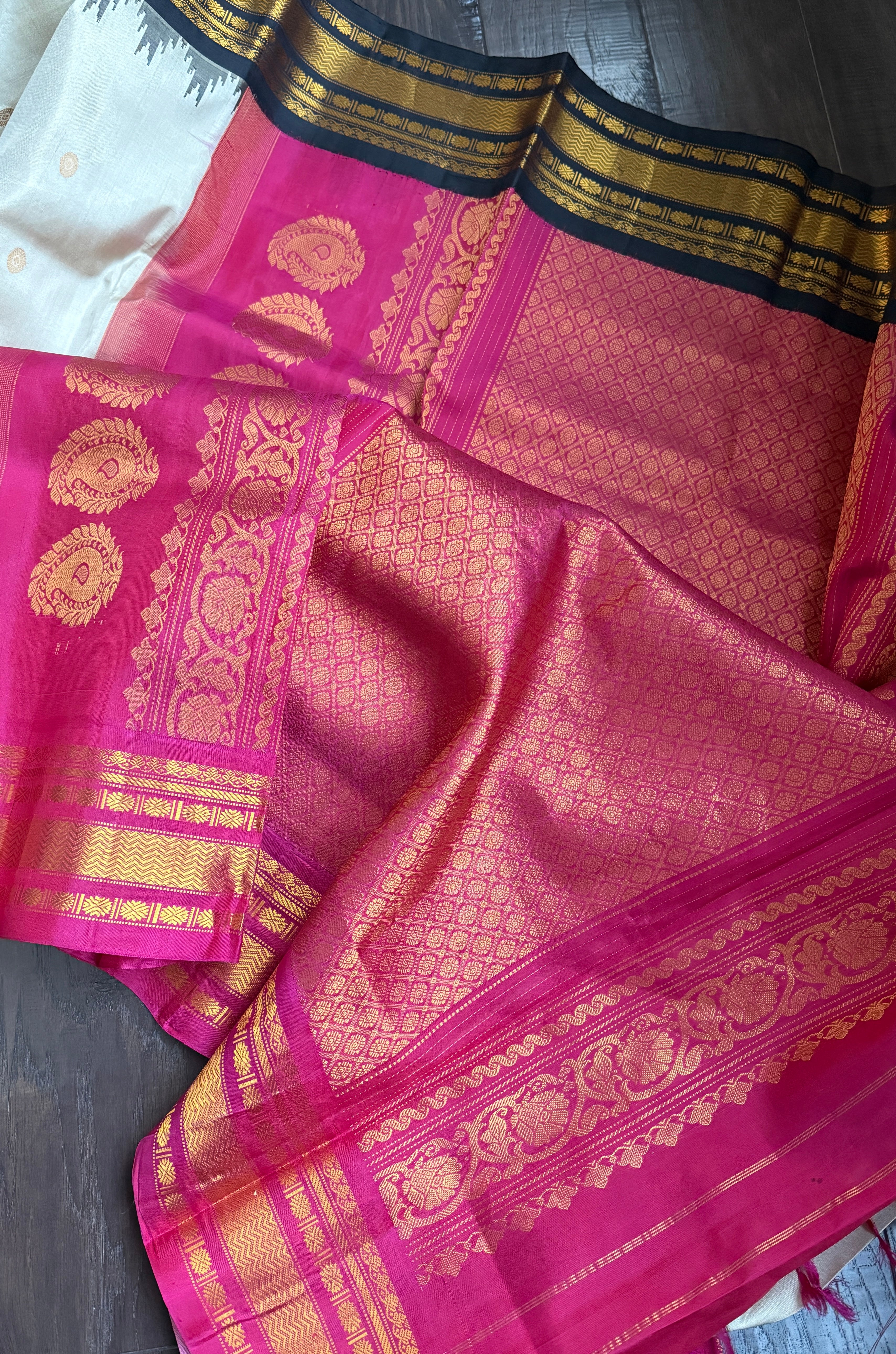 Pure Silk Gadwal - Tan Magenta Pink