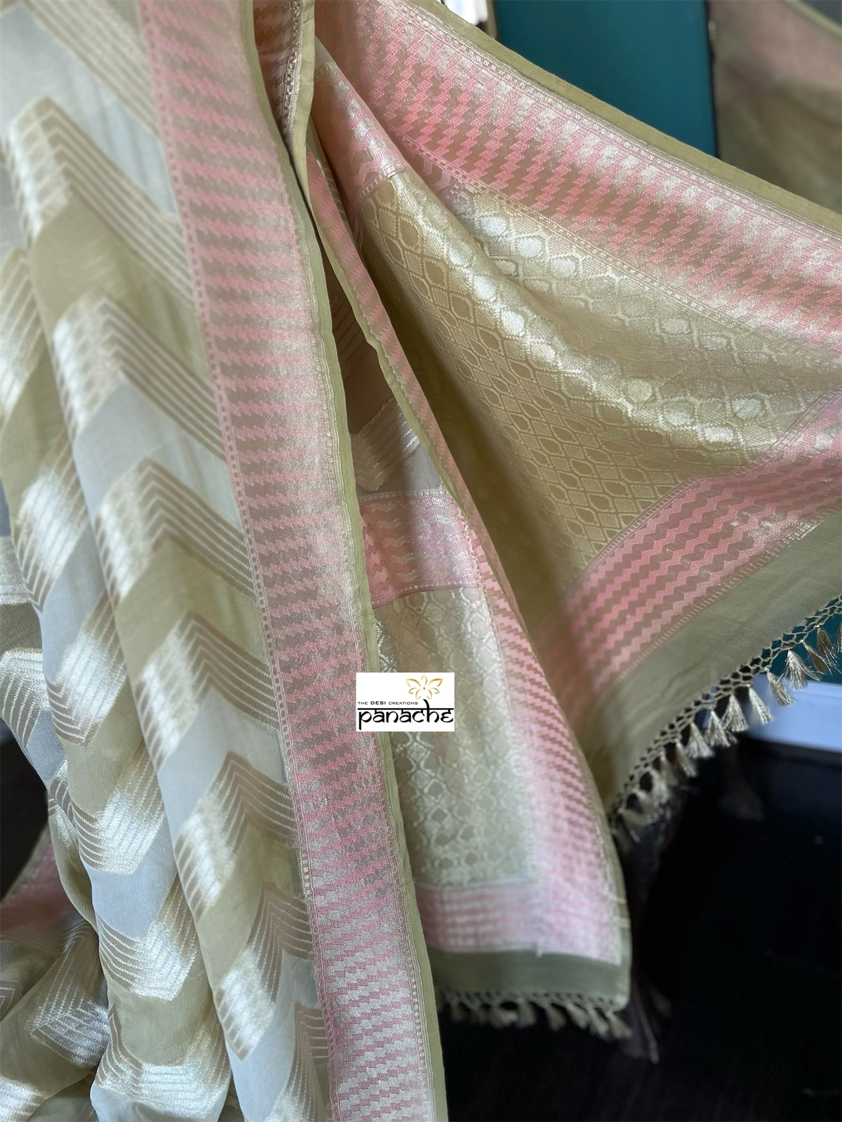Khaddi Georgette Banarasi - Ombré Pista Green Shaded