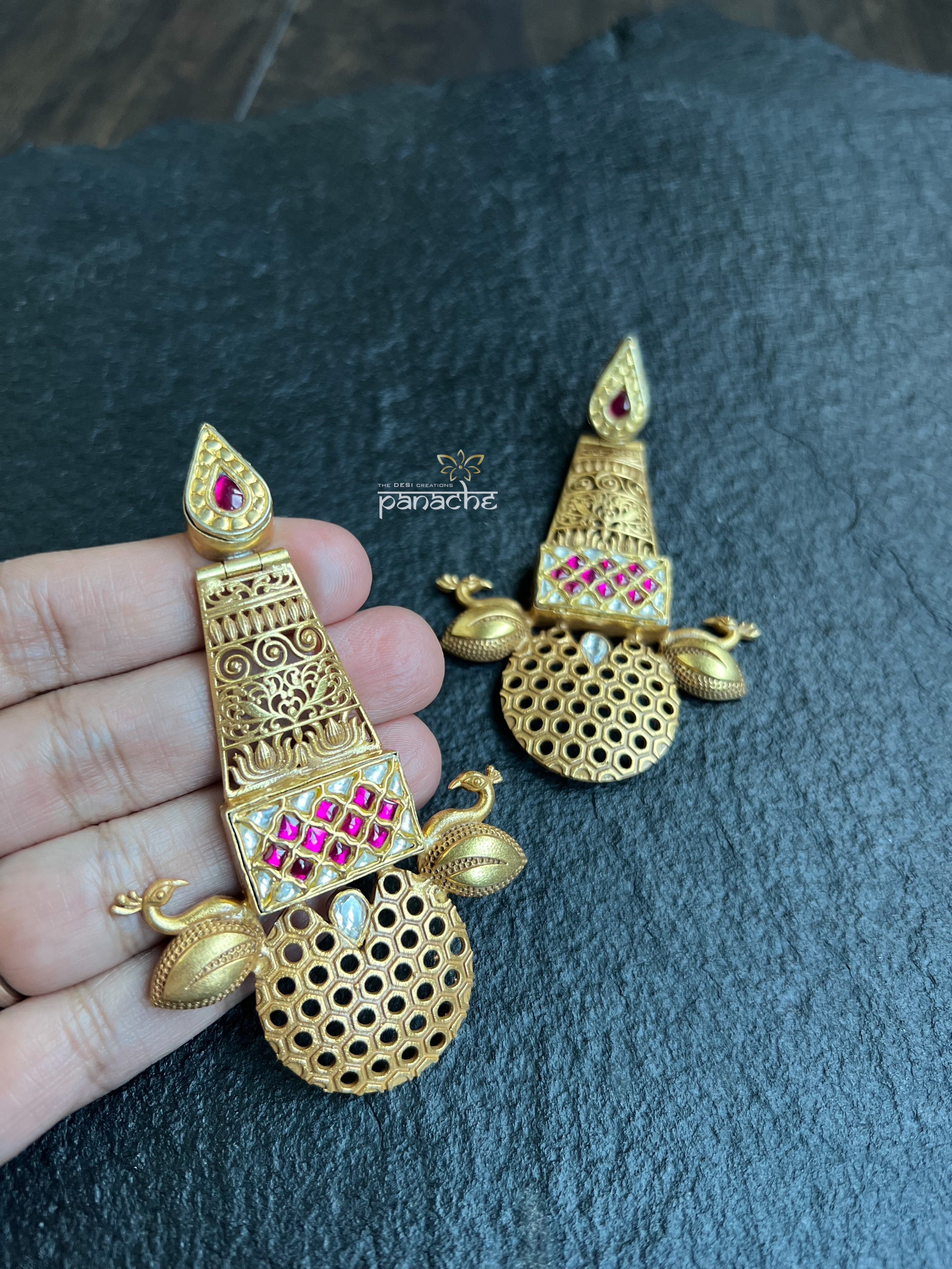 Earring 925 Silver- Statement Gold tone