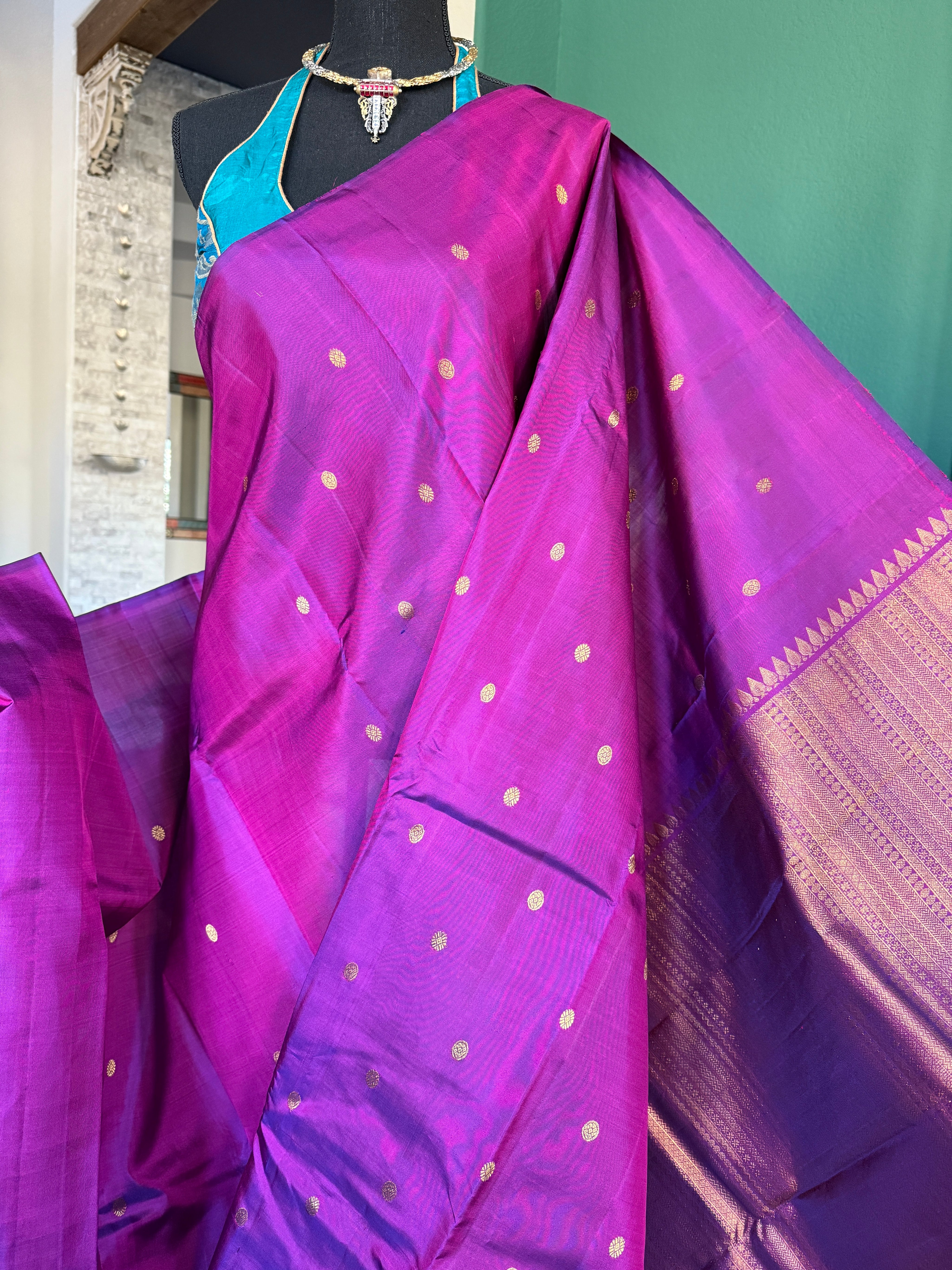Pure Silk Kanjivaram - Magenta Borderless