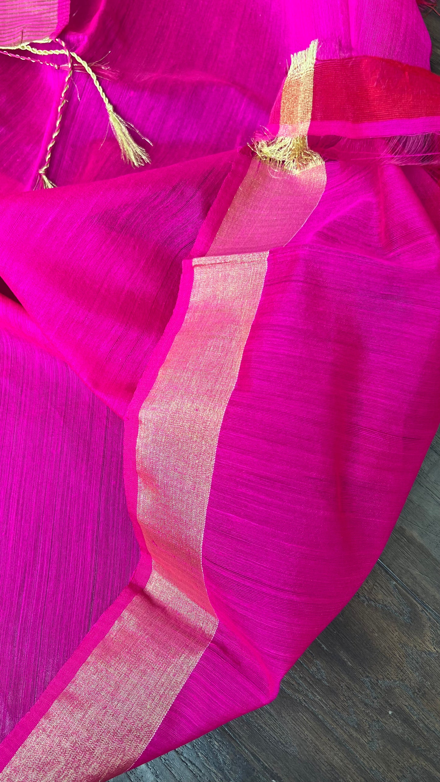 Muslin Jamdaani - Magenta Pink Golden Zari
