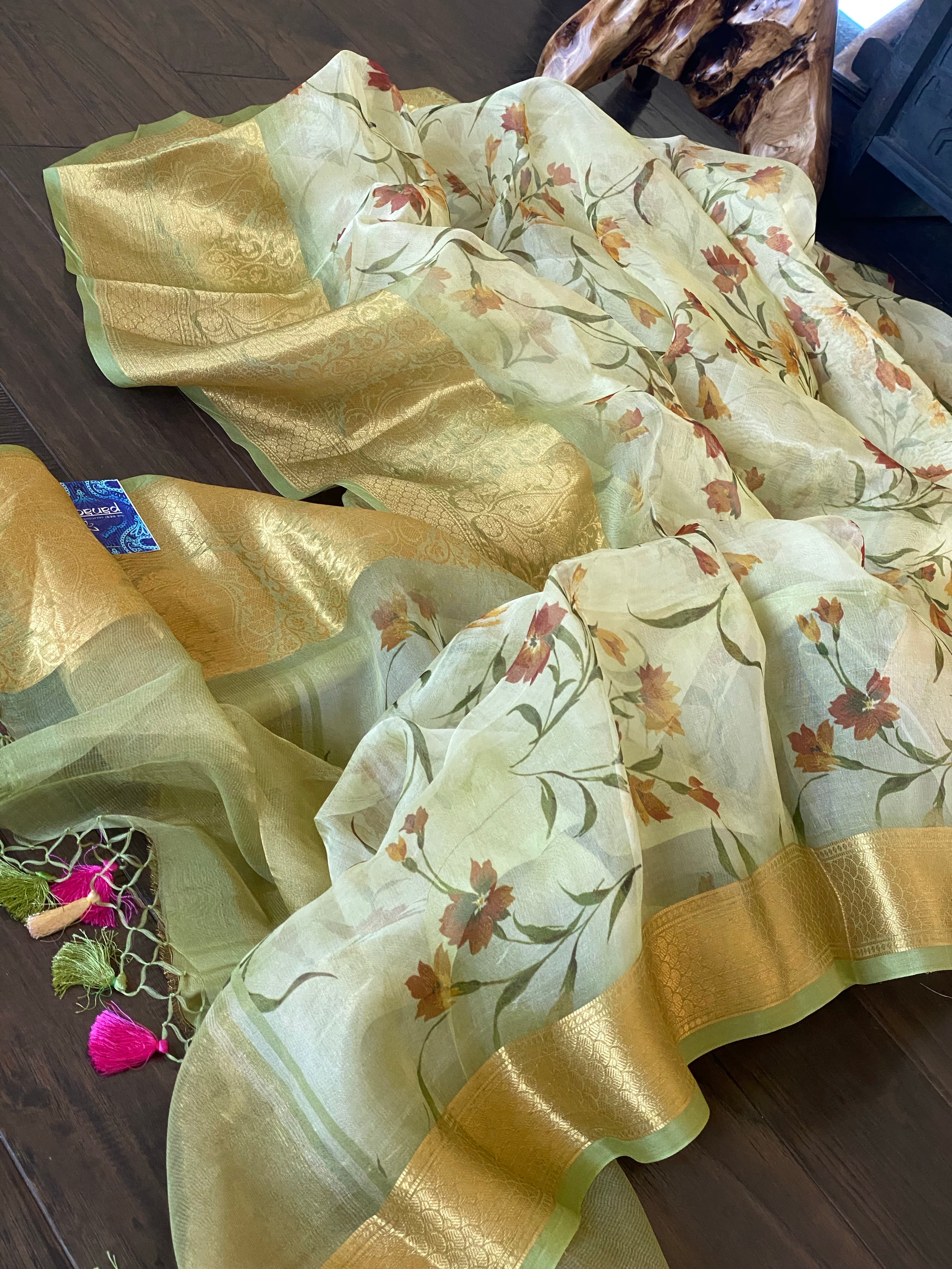 Banarasi Organza Floral - Light Green Golden Border