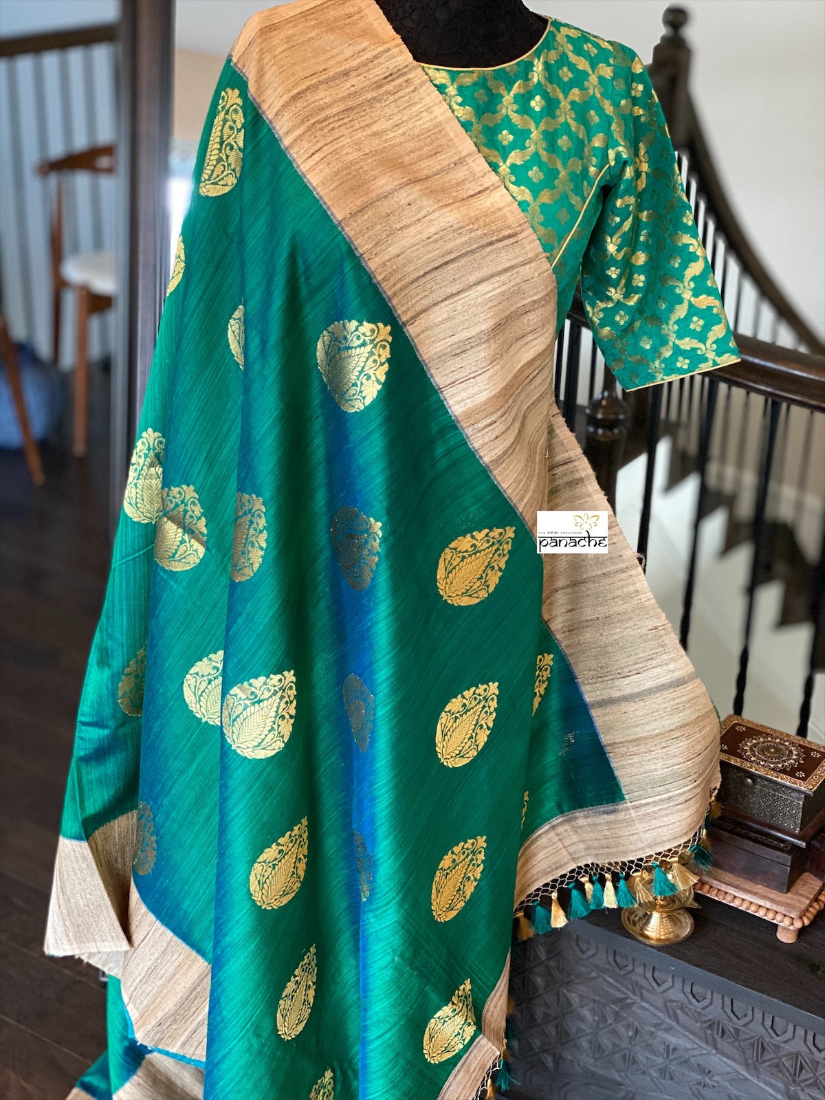 Tussar Silk Banarasi - Shot Rama Green Gicha