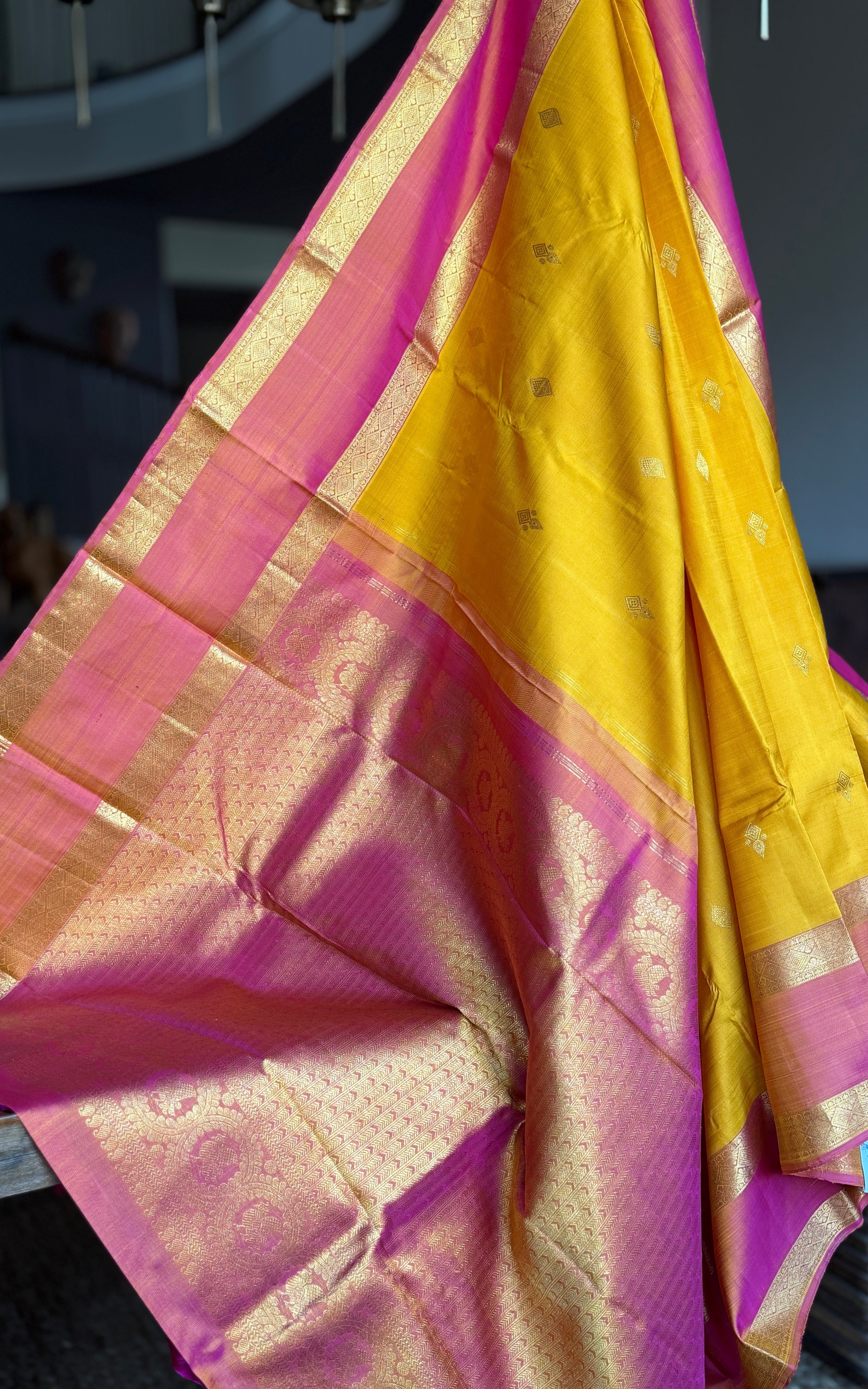 How to Choose the Perfect Kanjivaram Silk Saree: A Complete Guide for the Modern Indian Woman