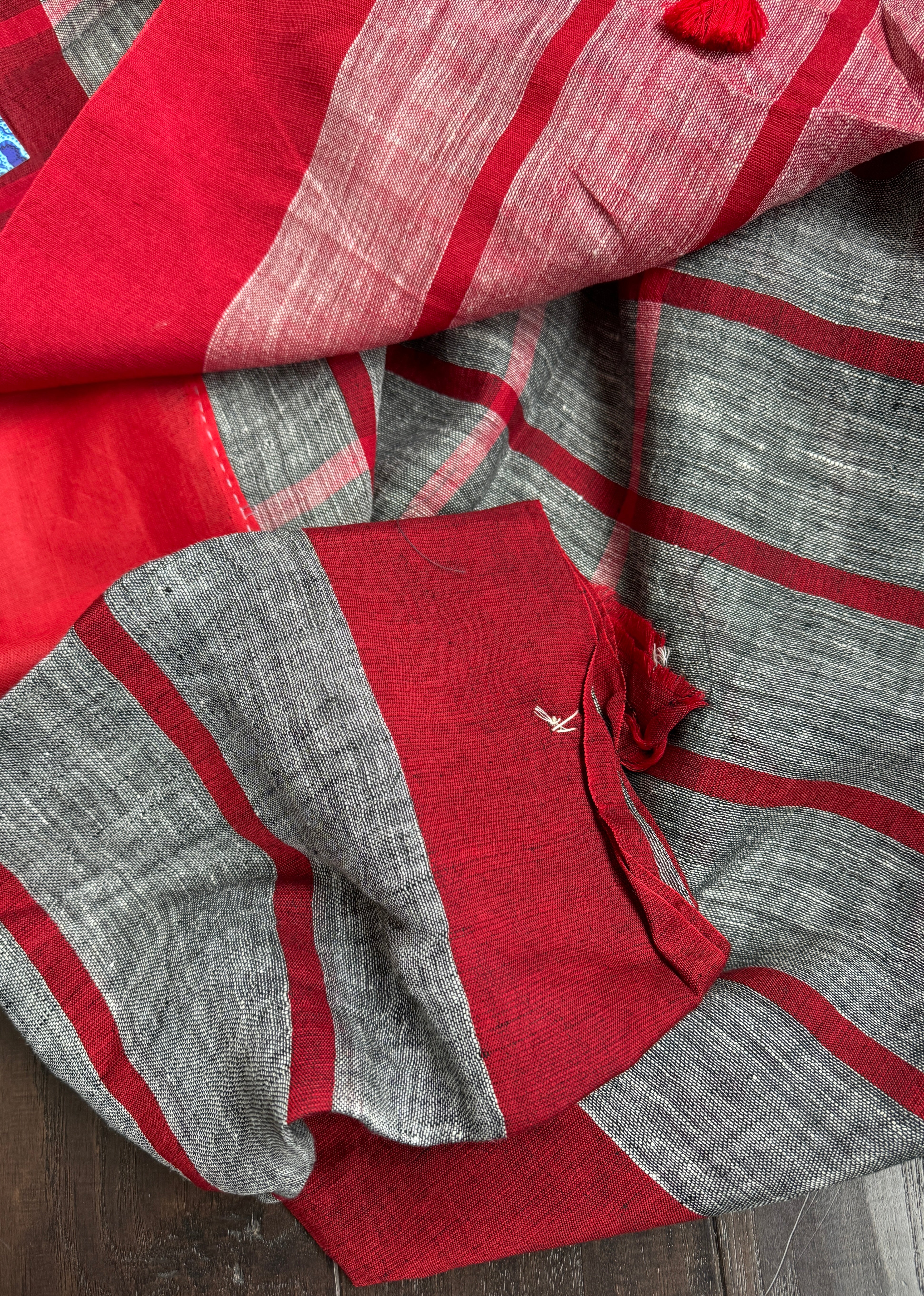 Linen Jamdaani - Grey Red Woven