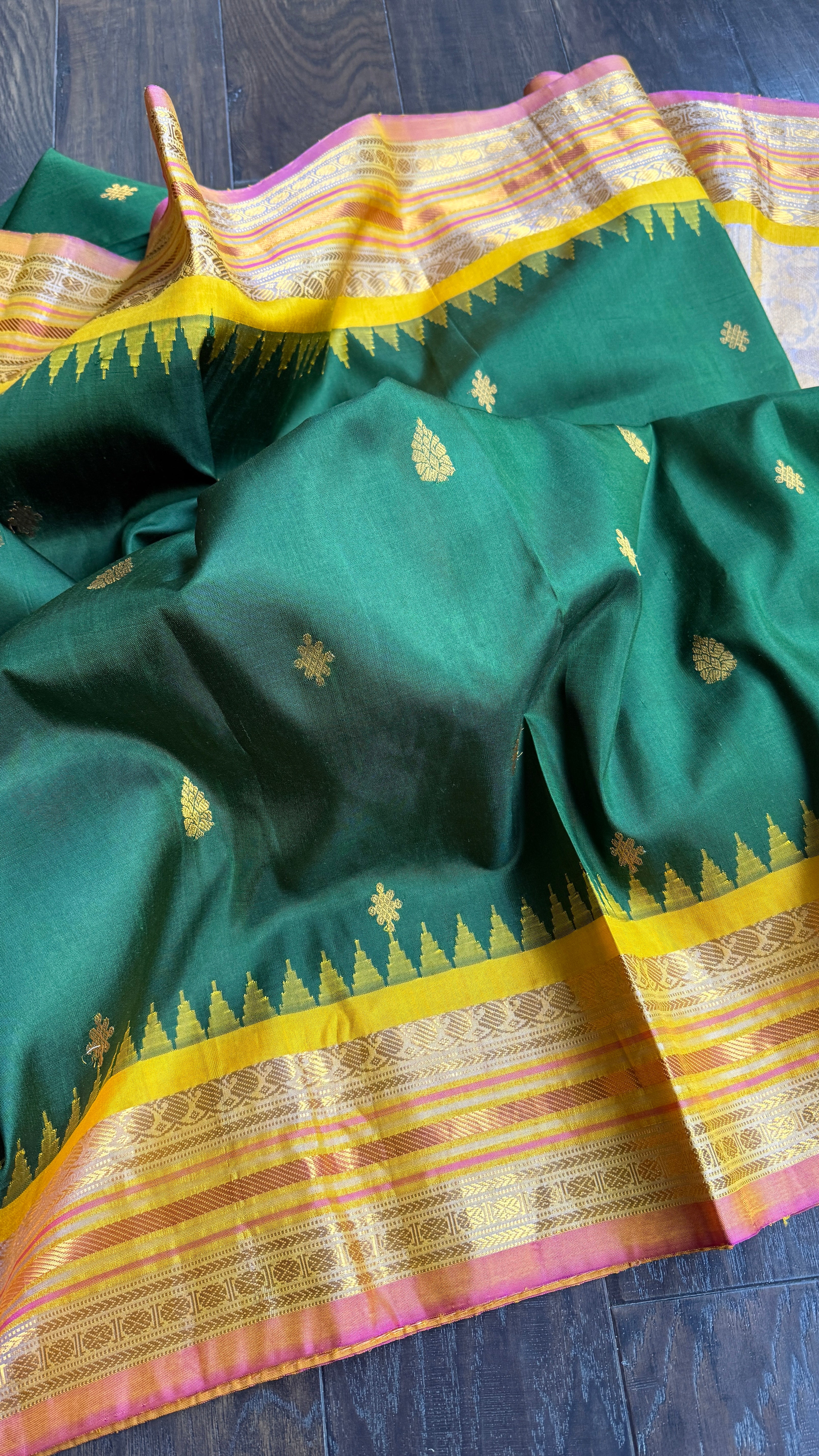 Pure Silk Kuttu Gadwal - Green Yellow