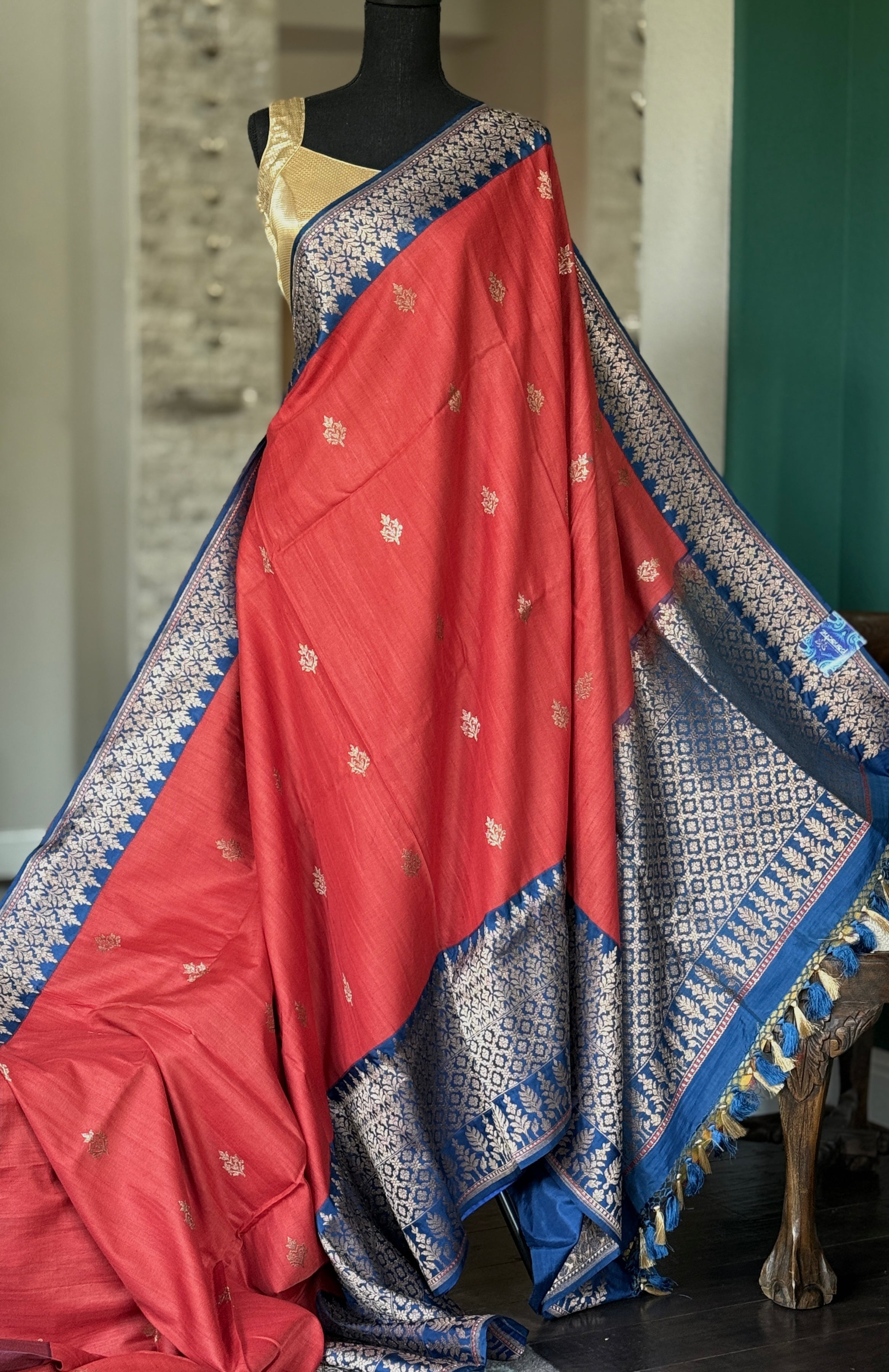 Pure Tassur Silk Banarasi - Red Blue