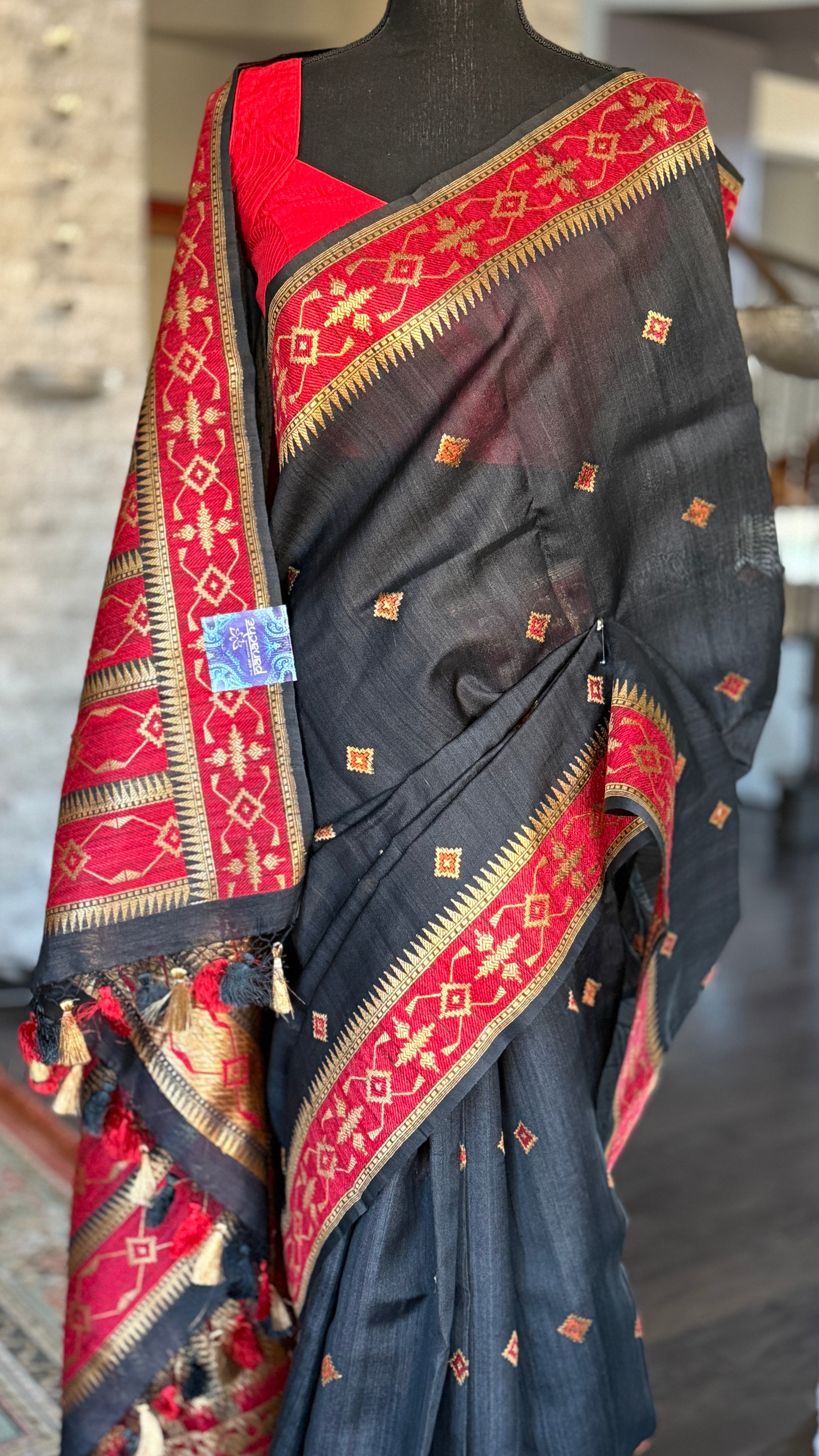 Pure Tassur Silk Banarasi - Black Red Jamdaani