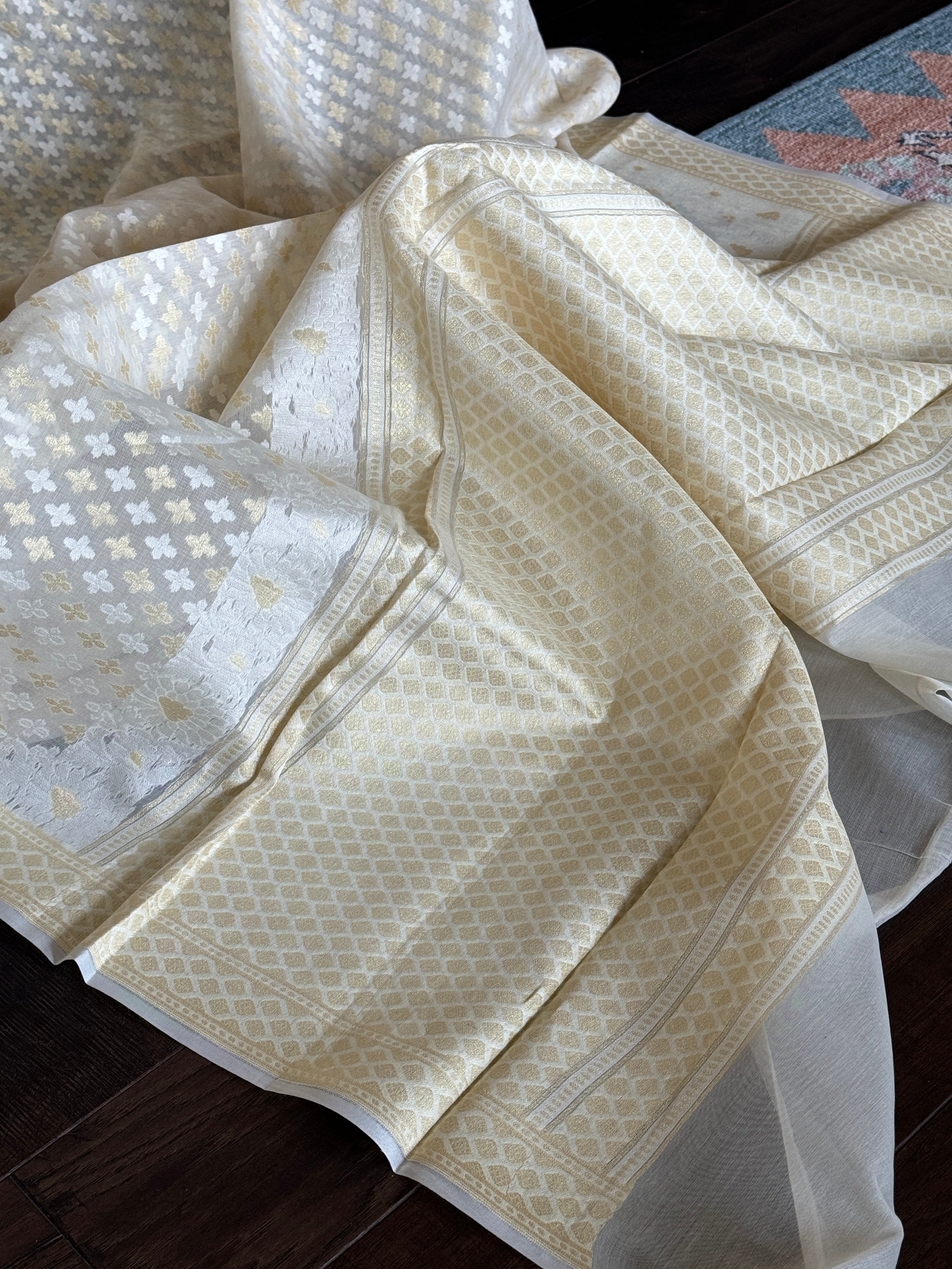 Cotton Silk Jamdaani Kora Banarasi - Offwhite Antique Golden Zari