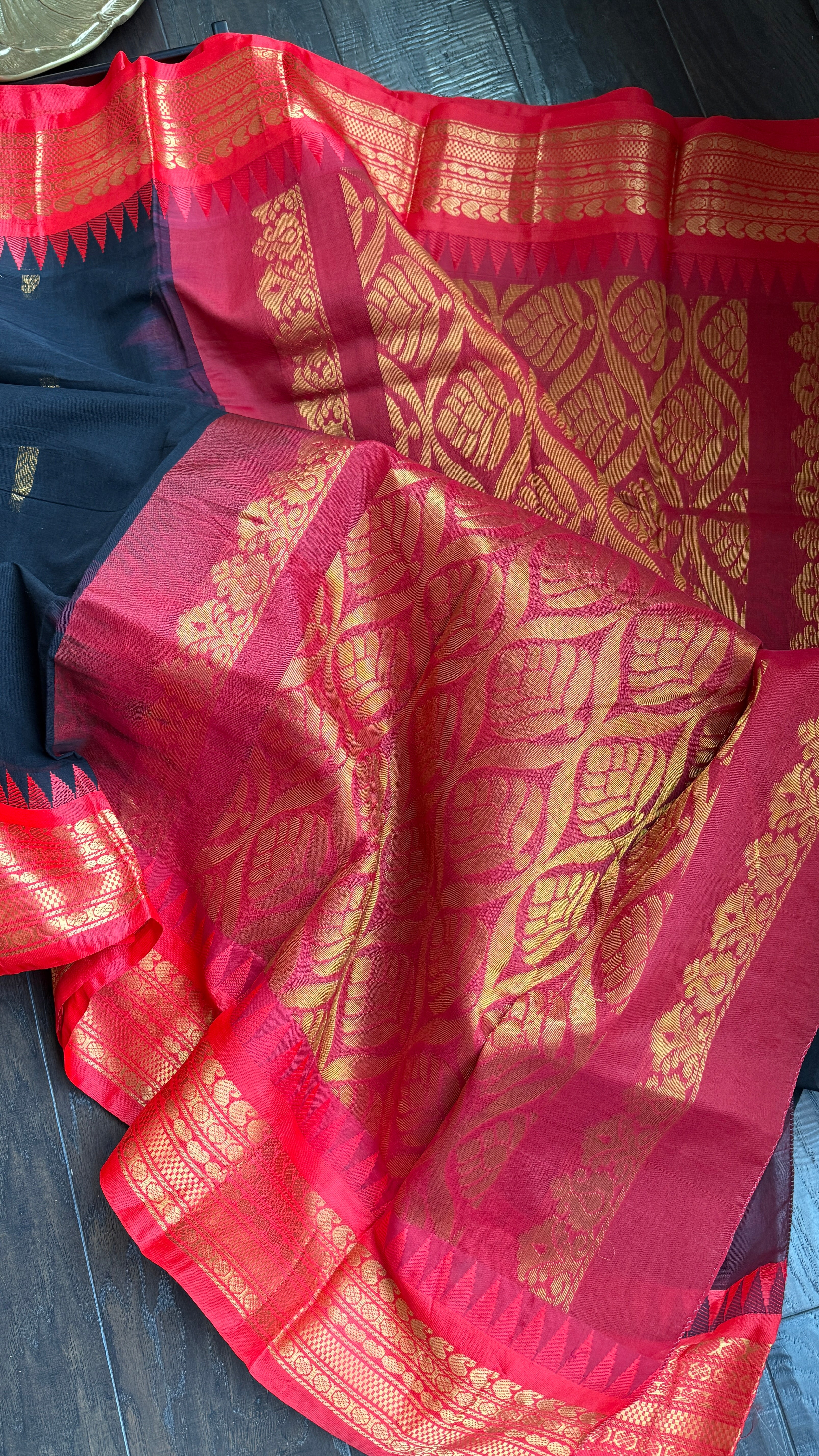 Cotton Gadwal - Black Red
