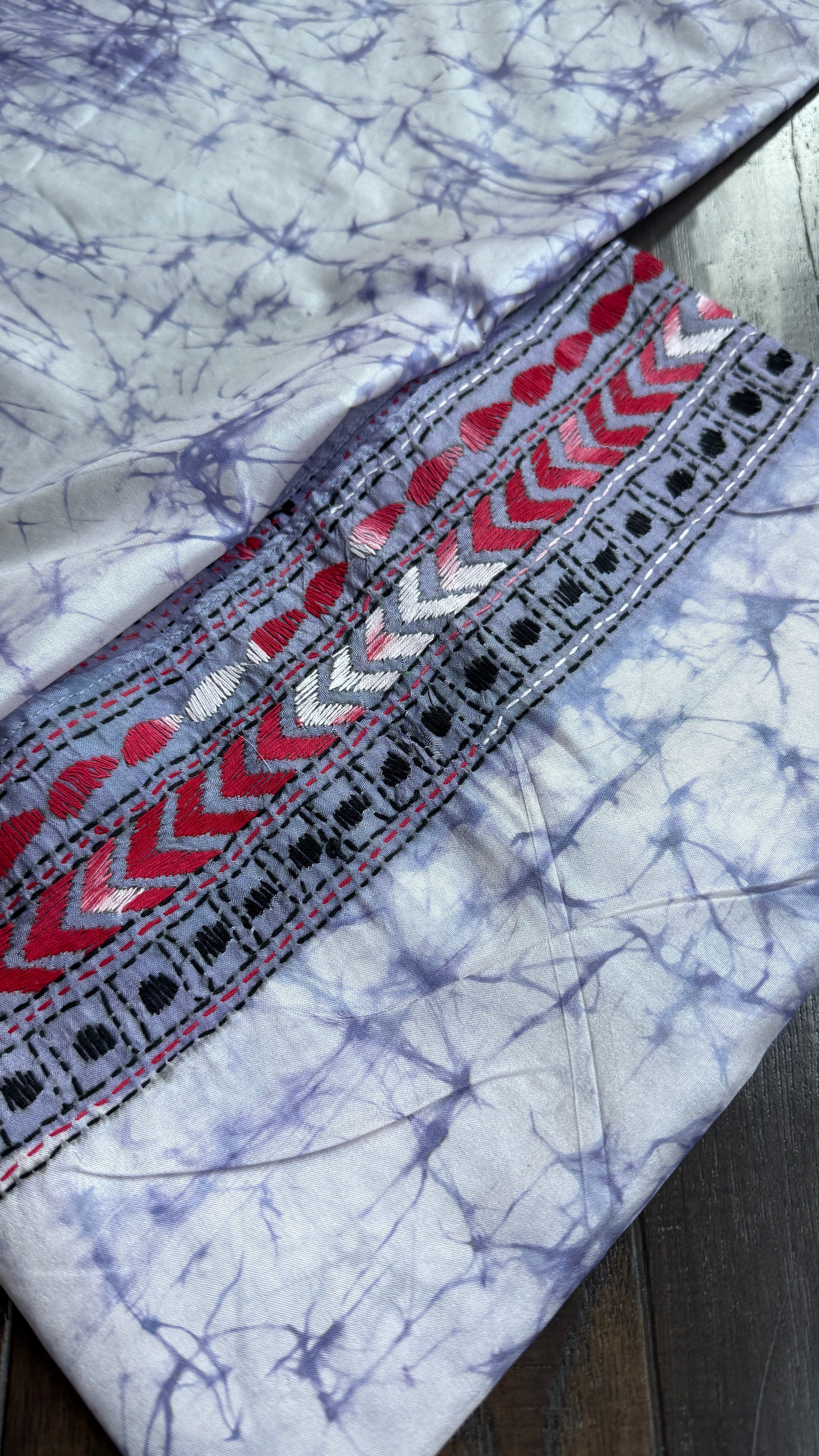 Bangalore Batik Kantha Silk -  White Violet Red Patli Pallu