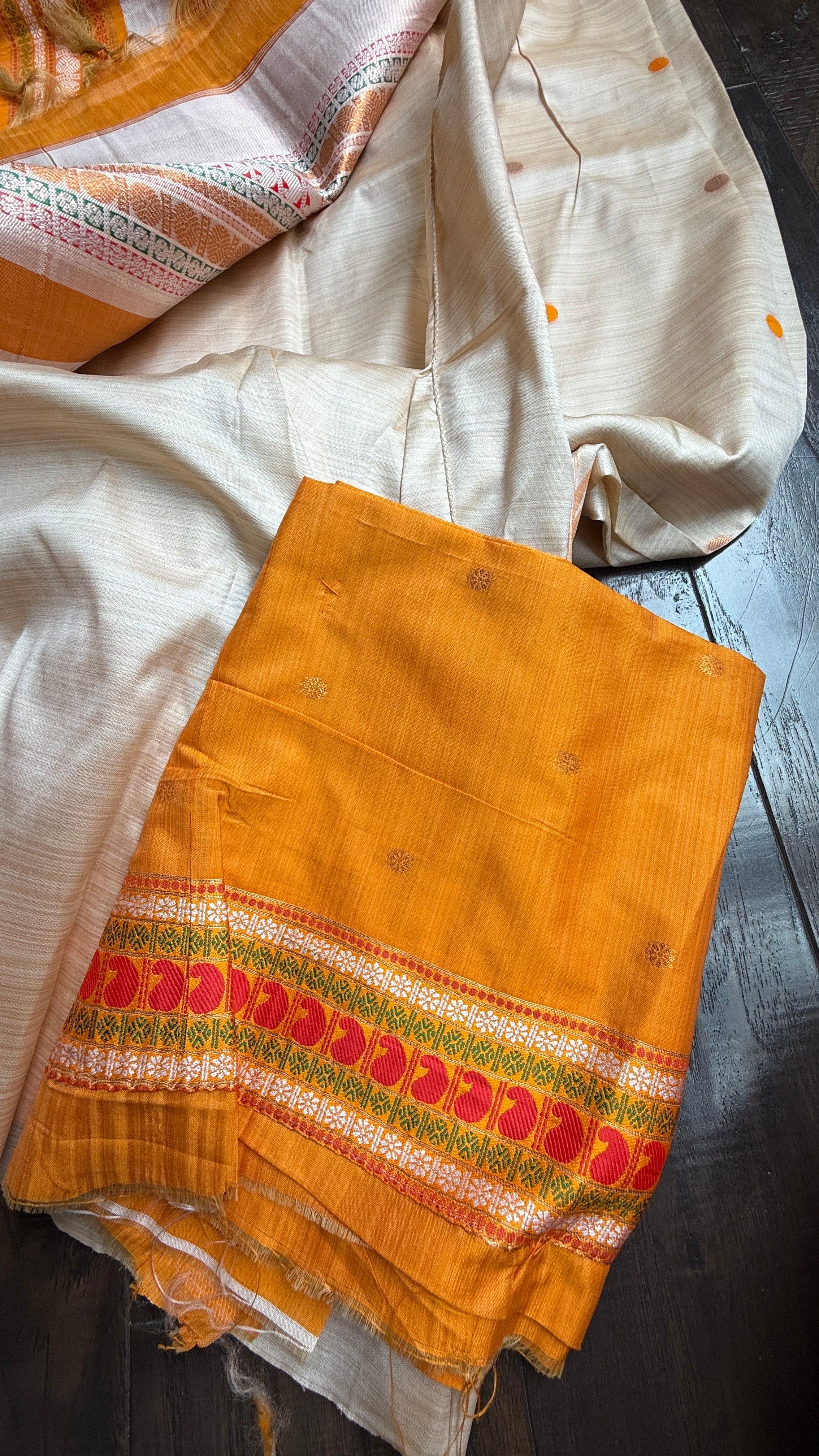 Gadwal Soft Silk - Cream Yellow Orange