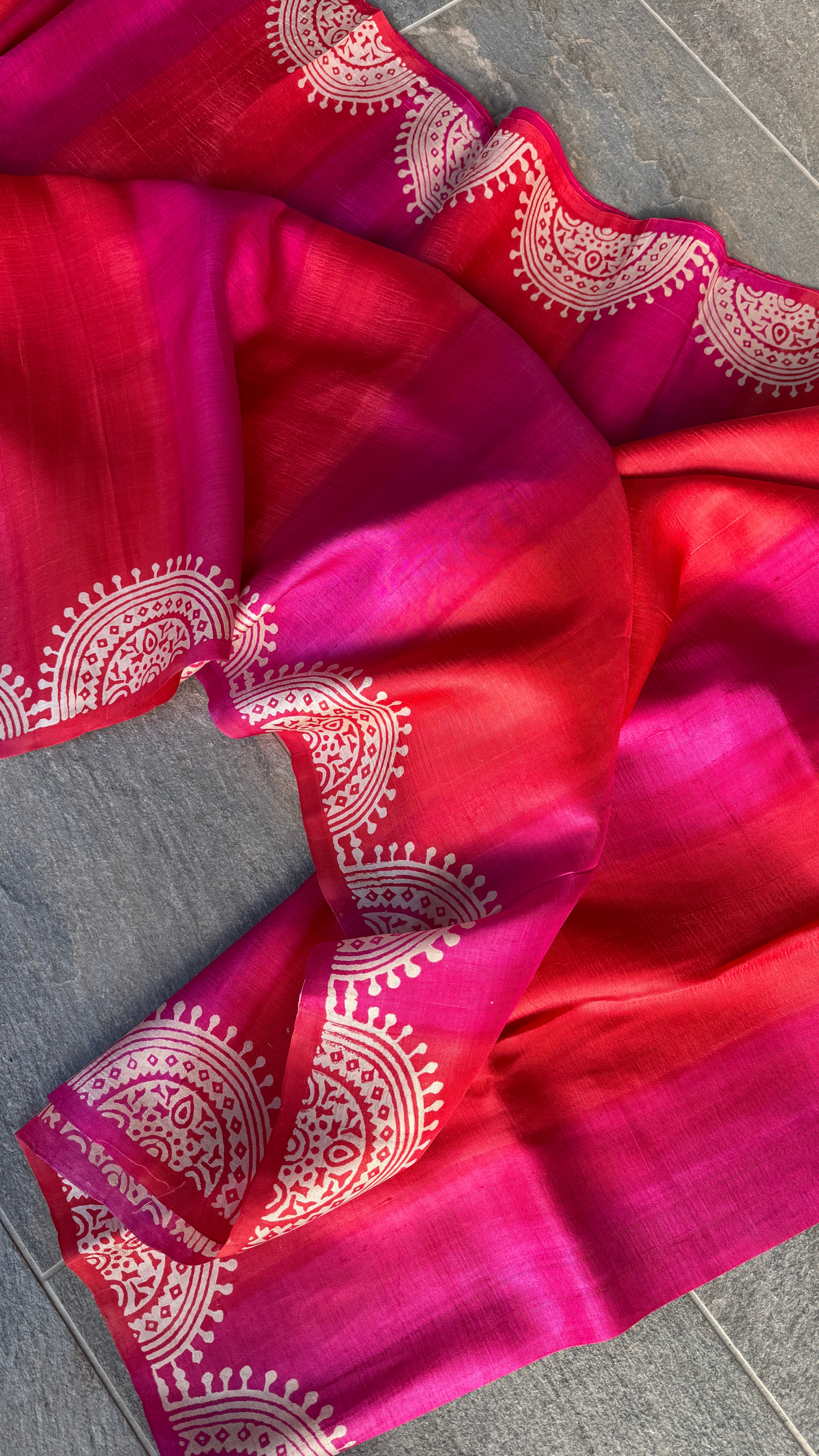 Bishnupur Silk Batik Soru Tuli -  Pink Orange White