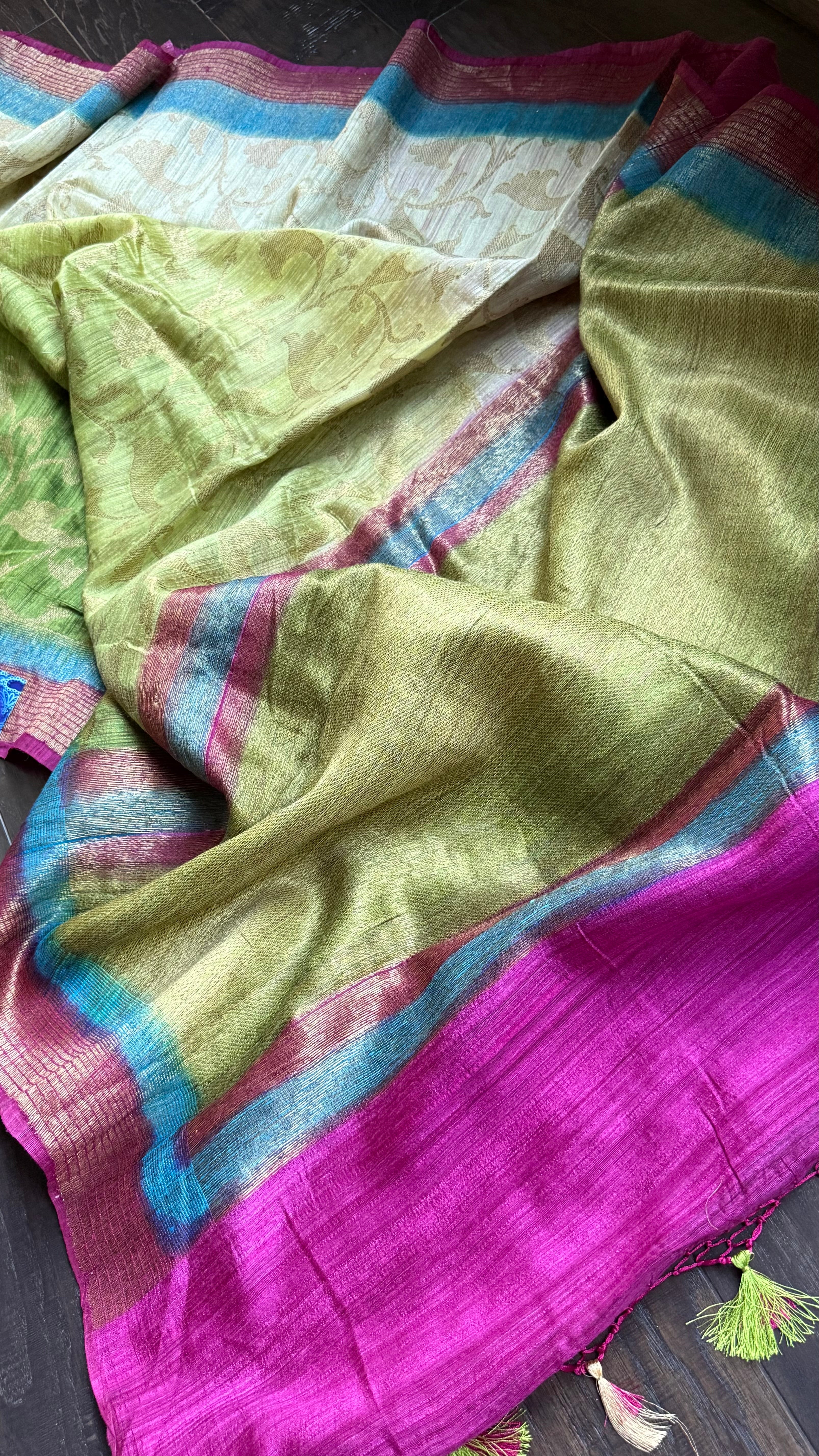 Gicha Tassur Silk Banarasi - Beige Green Shaded