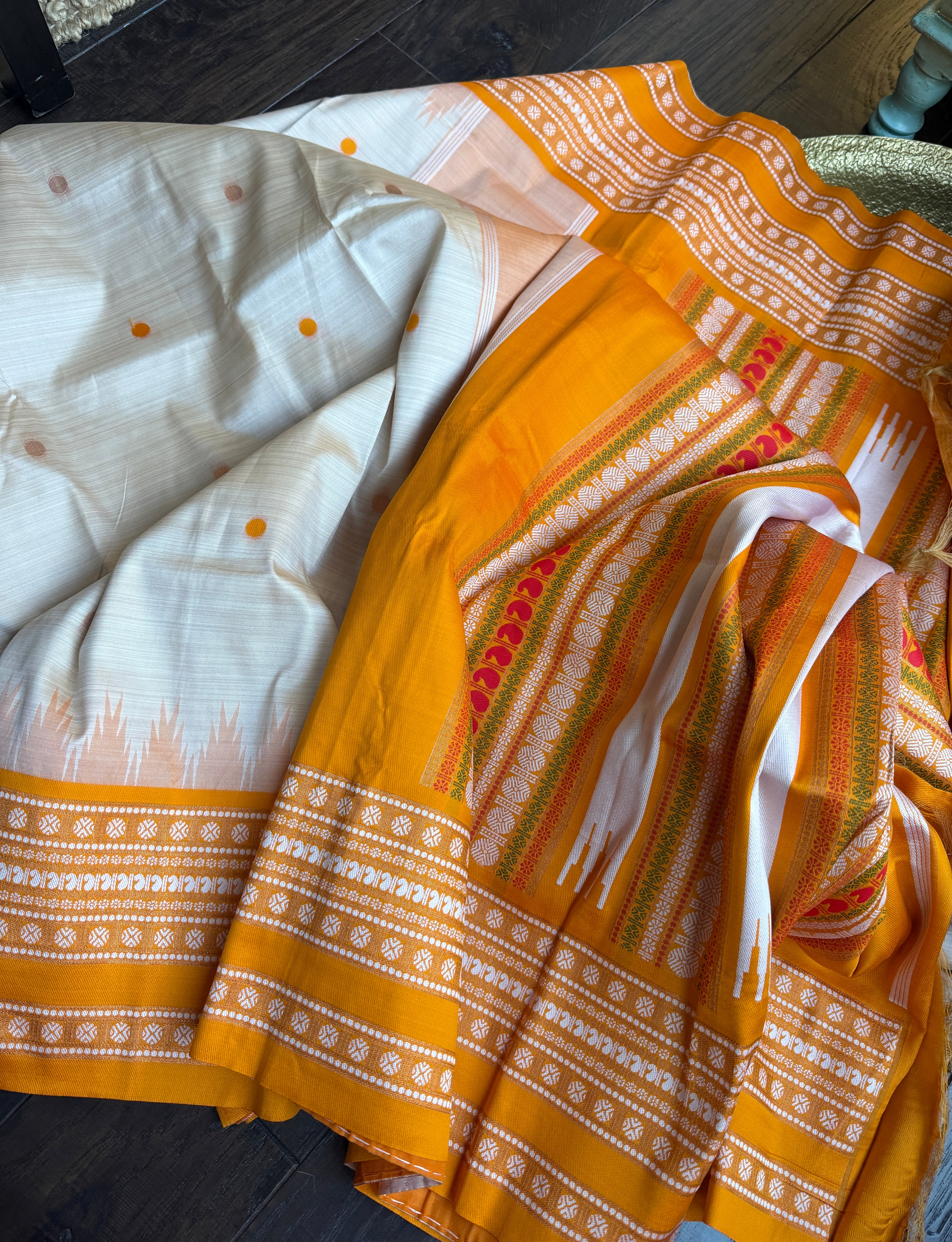 Gadwal Soft Silk - Cream Yellow Orange