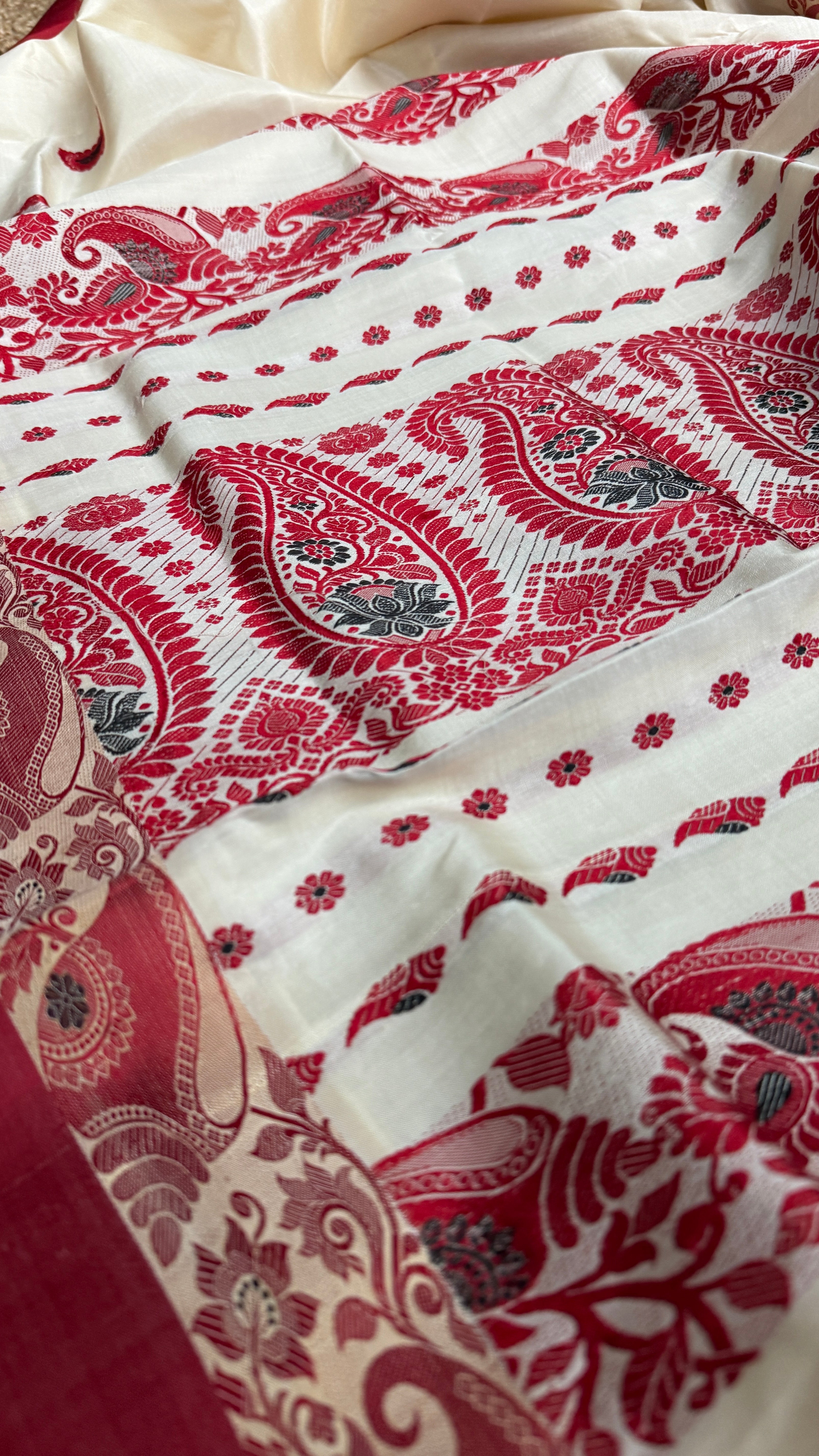 Pure Garad Silk- Light Cream Red