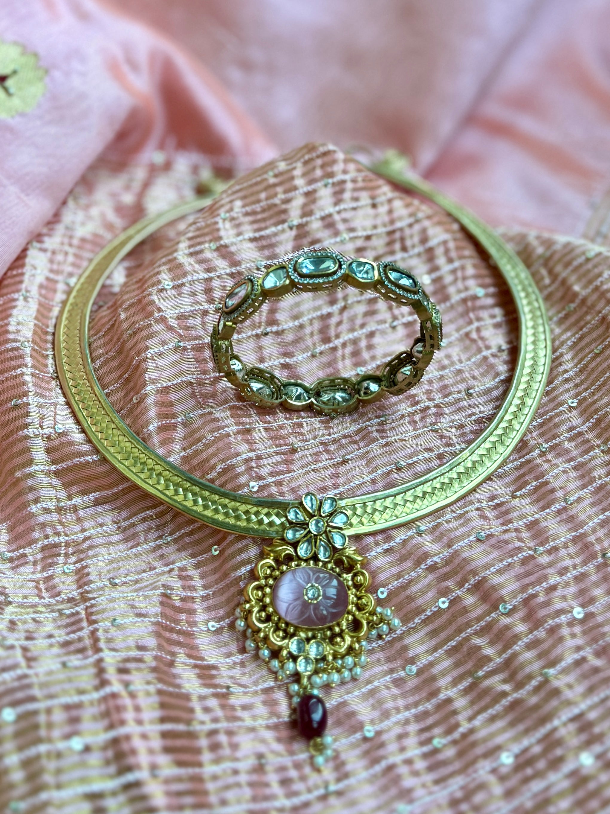 Silver Chitai 925 Hasli - Kundan  Pendant Gold Tone