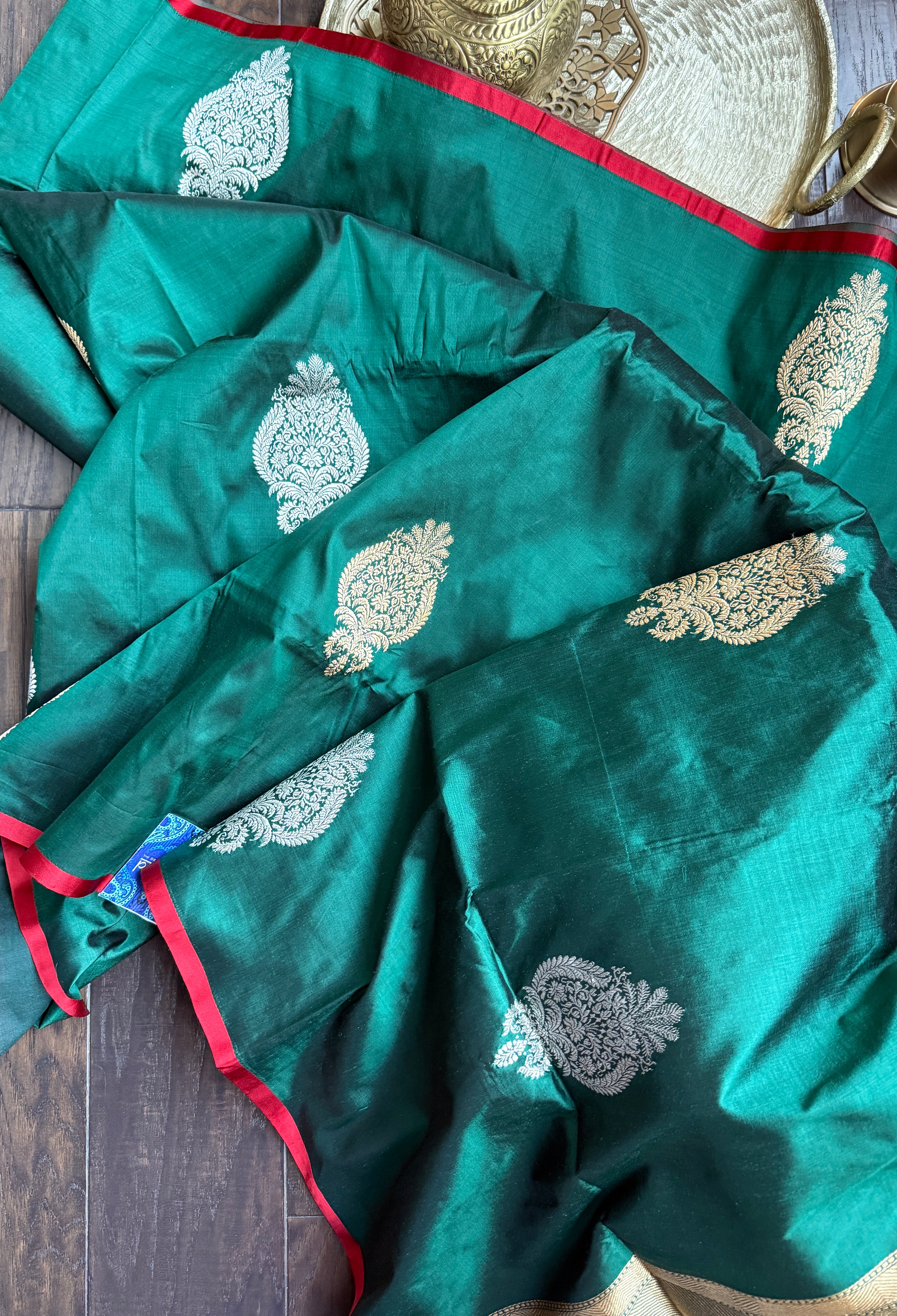 Pure Katan Silk Borderless Banarasi - Dark Green Red Kadhua
