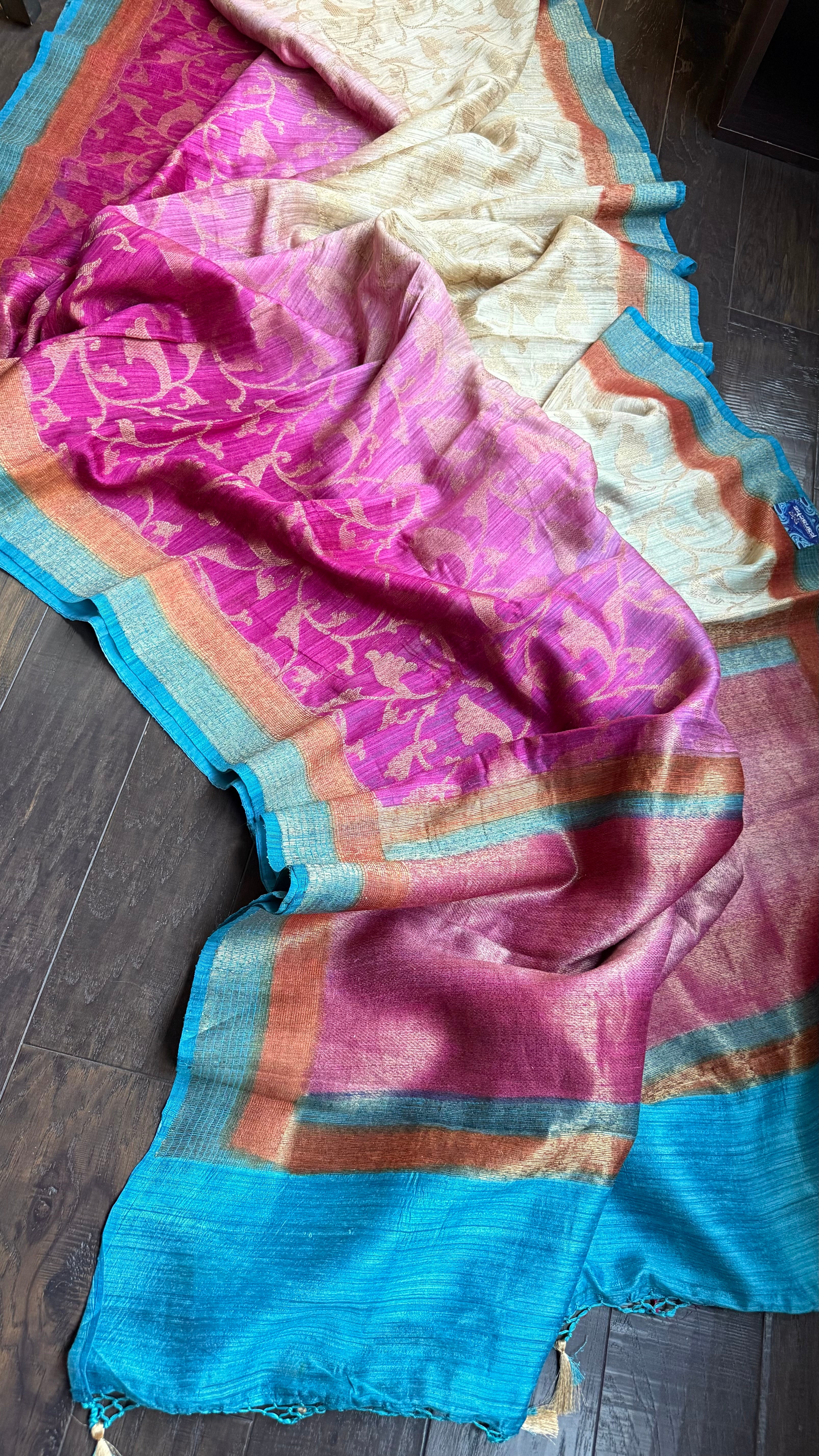 Gicha Tassur Silk Banarasi - Beige Magenta Shaded
