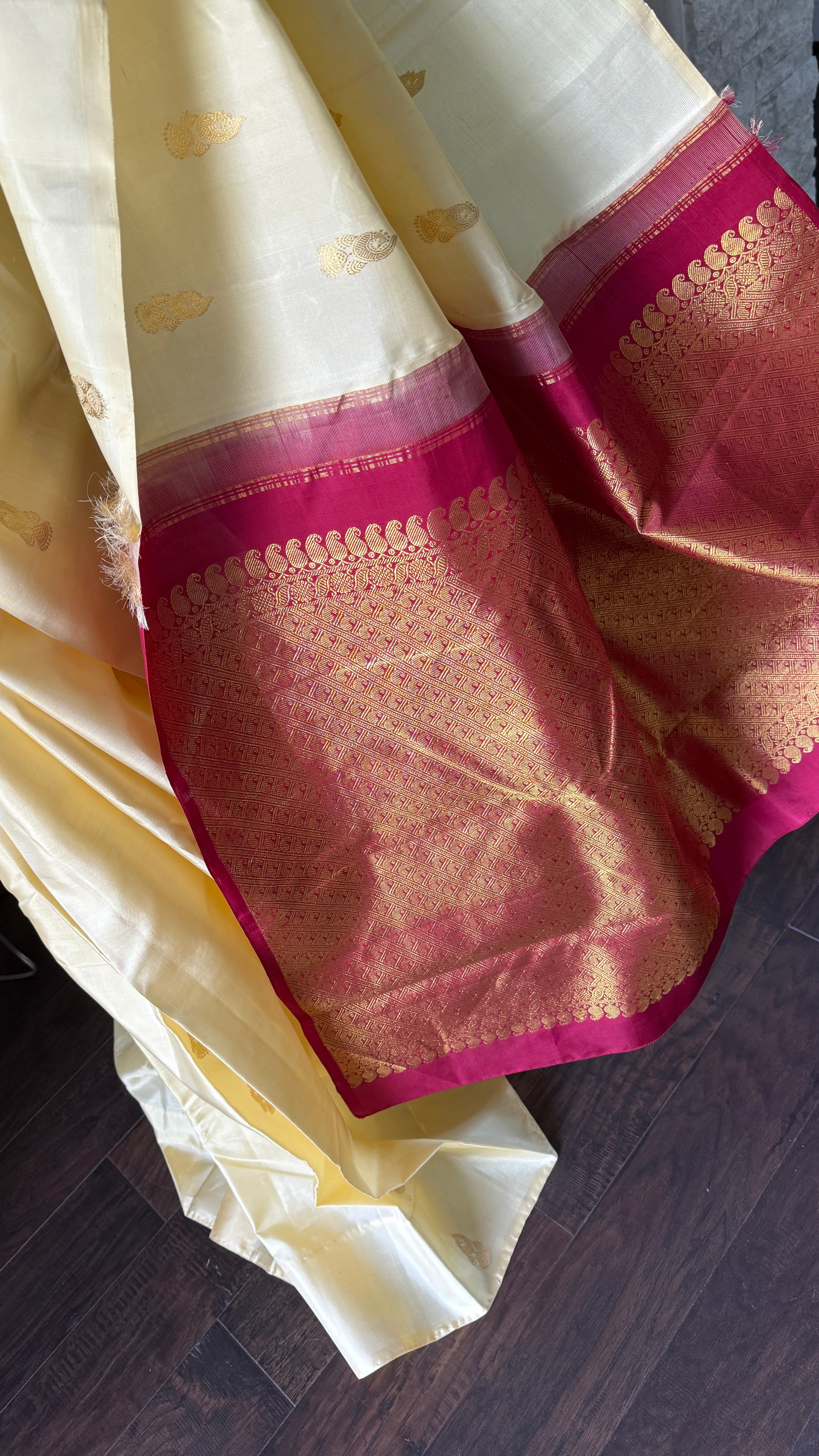 Pure Silk Borderless Kanjivaram - Butter Yellow Magenta Woven