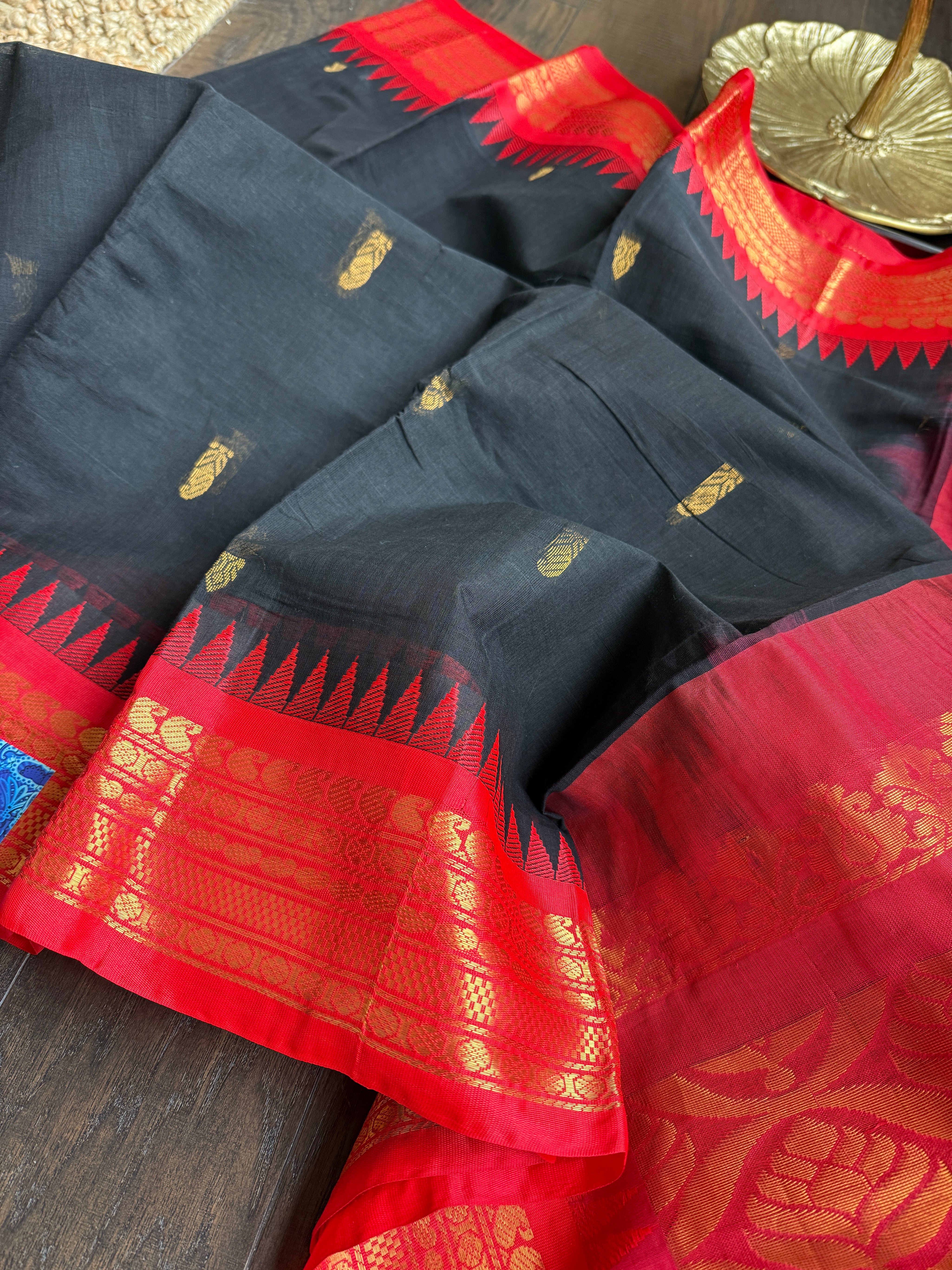 Cotton Gadwal - Black Red