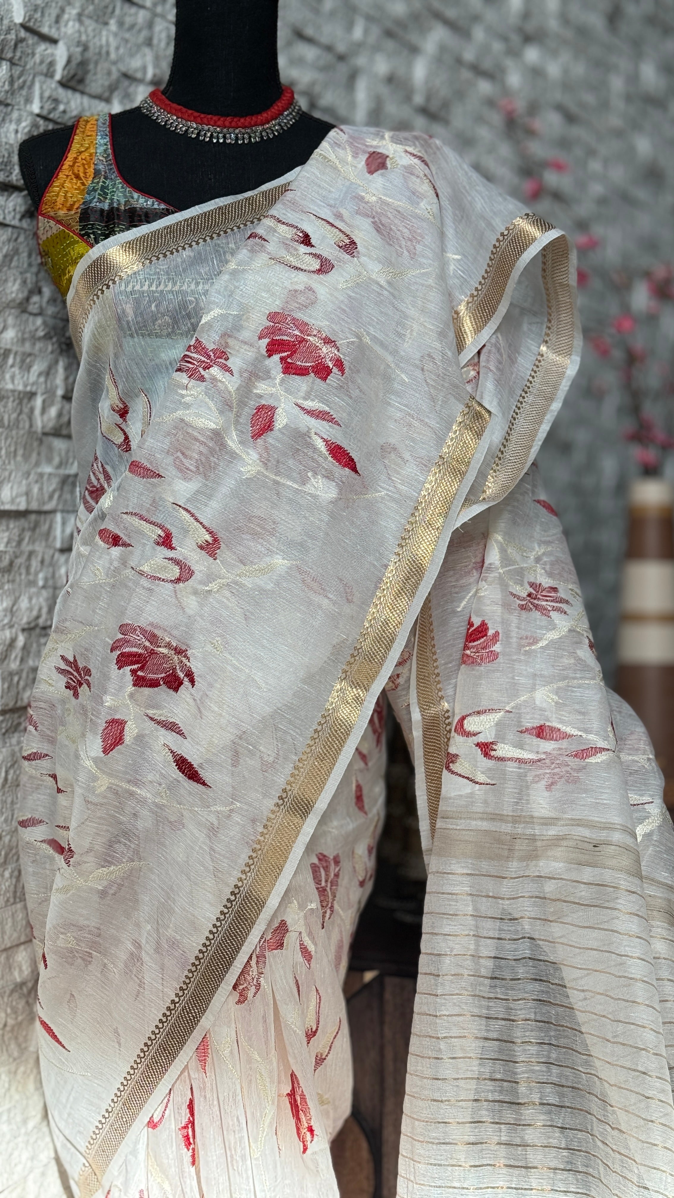 Embroidered Linen - White