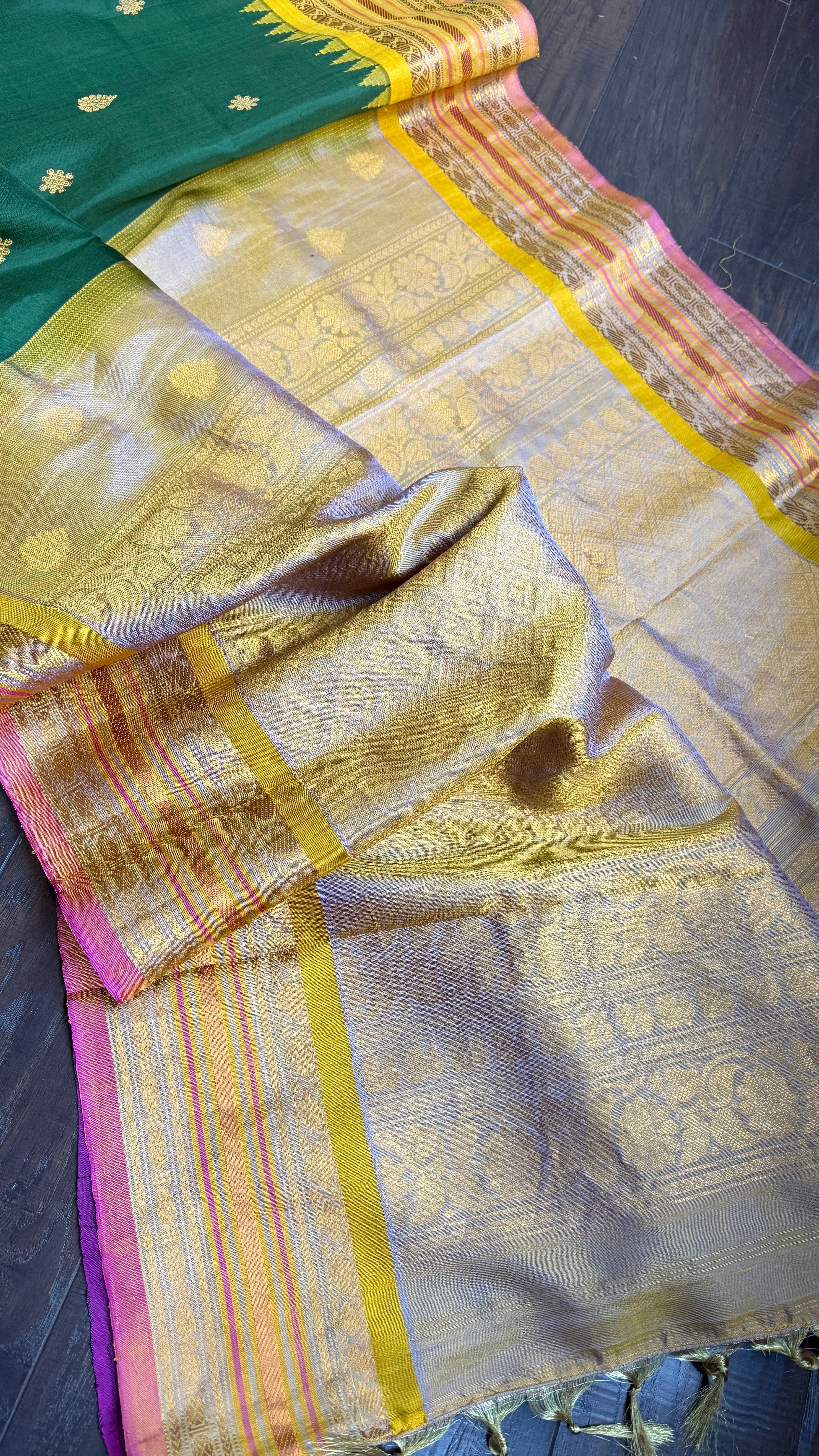 Pure Silk Kuttu Gadwal - Green Yellow