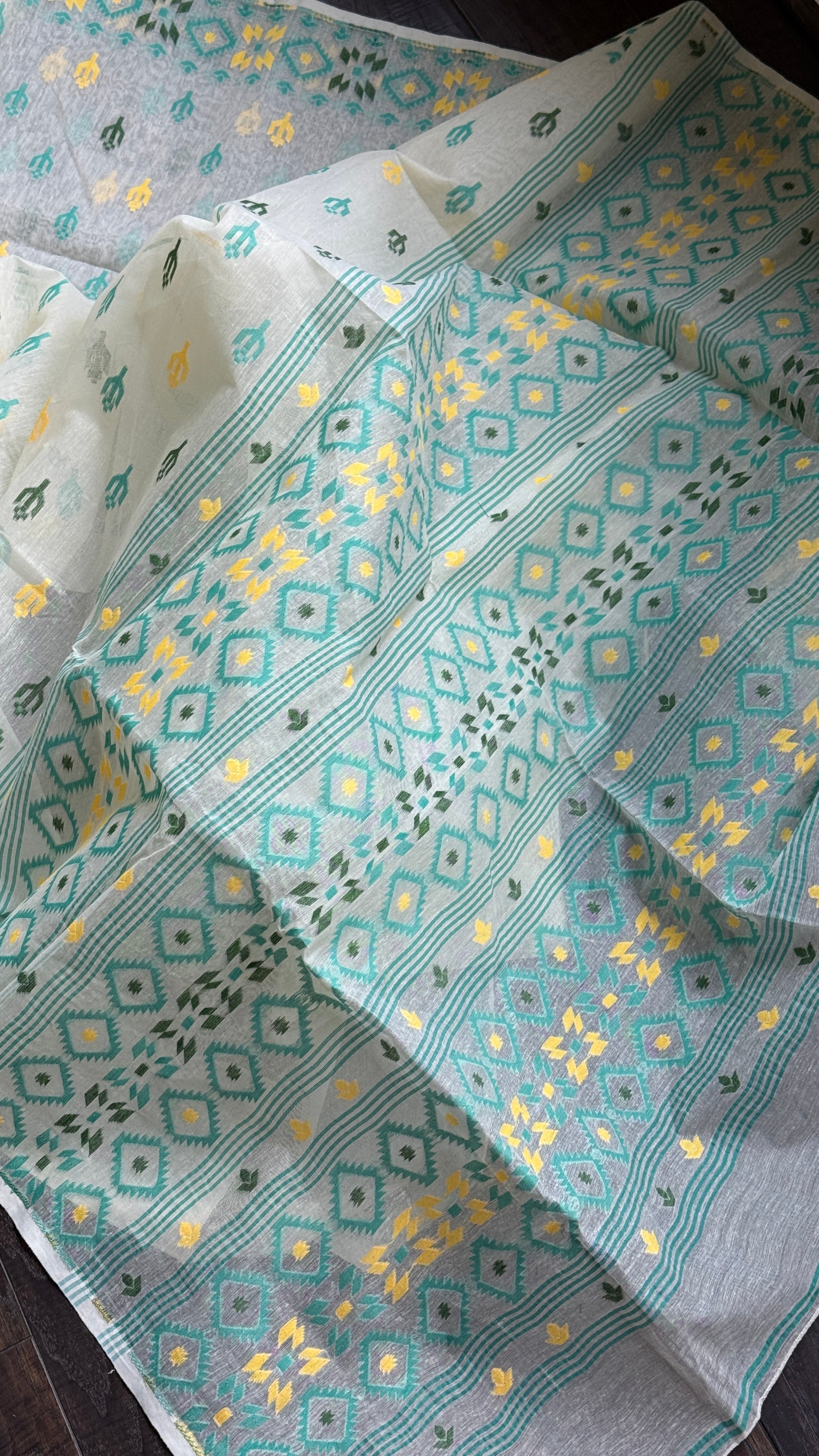 Dhakai Jamdani  - OffWhite Firozi