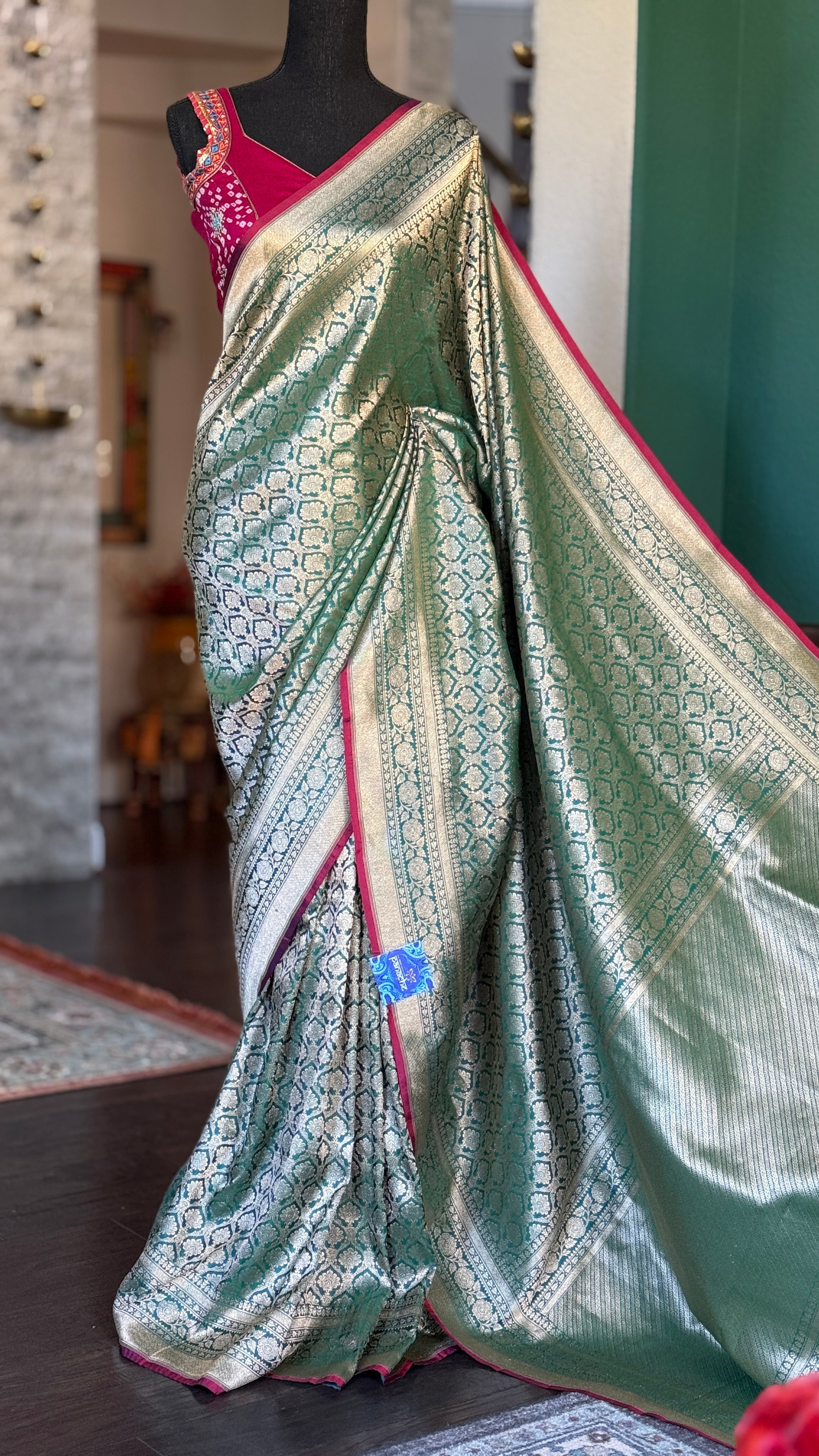 Pure Silk Katan Banarasi- Peocock Green Dual Shaded