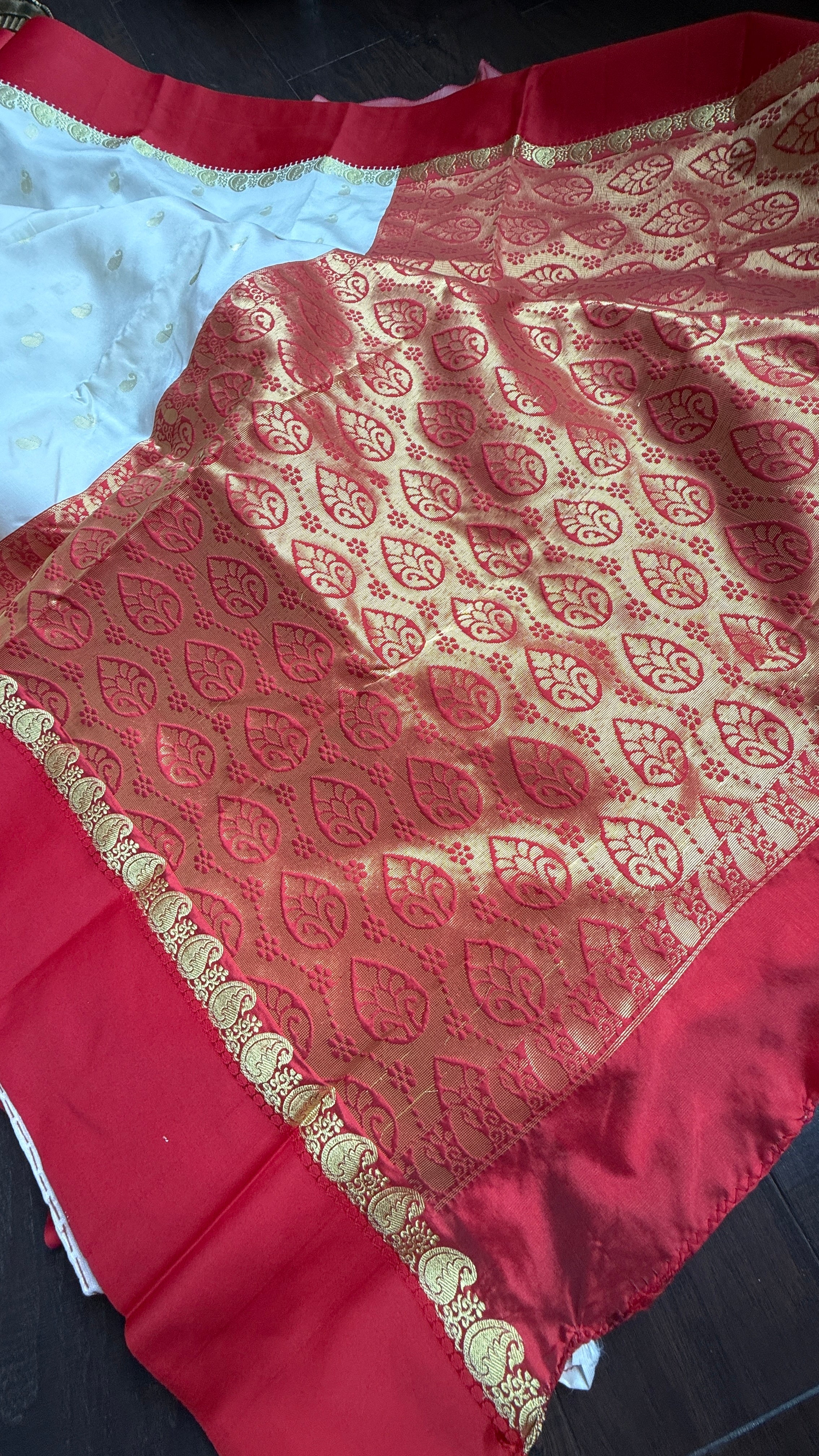 Soft Silk Garad - Off-White Red 2