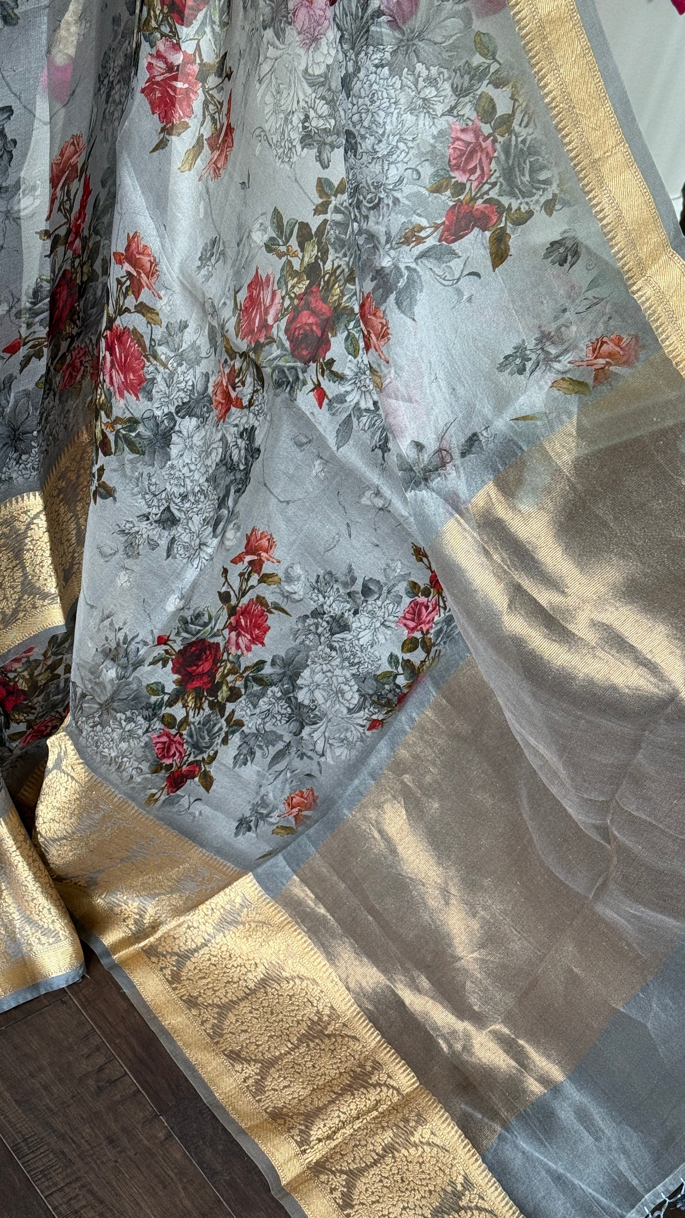 Organza Banarasi Floral - Light Grey Kadwa