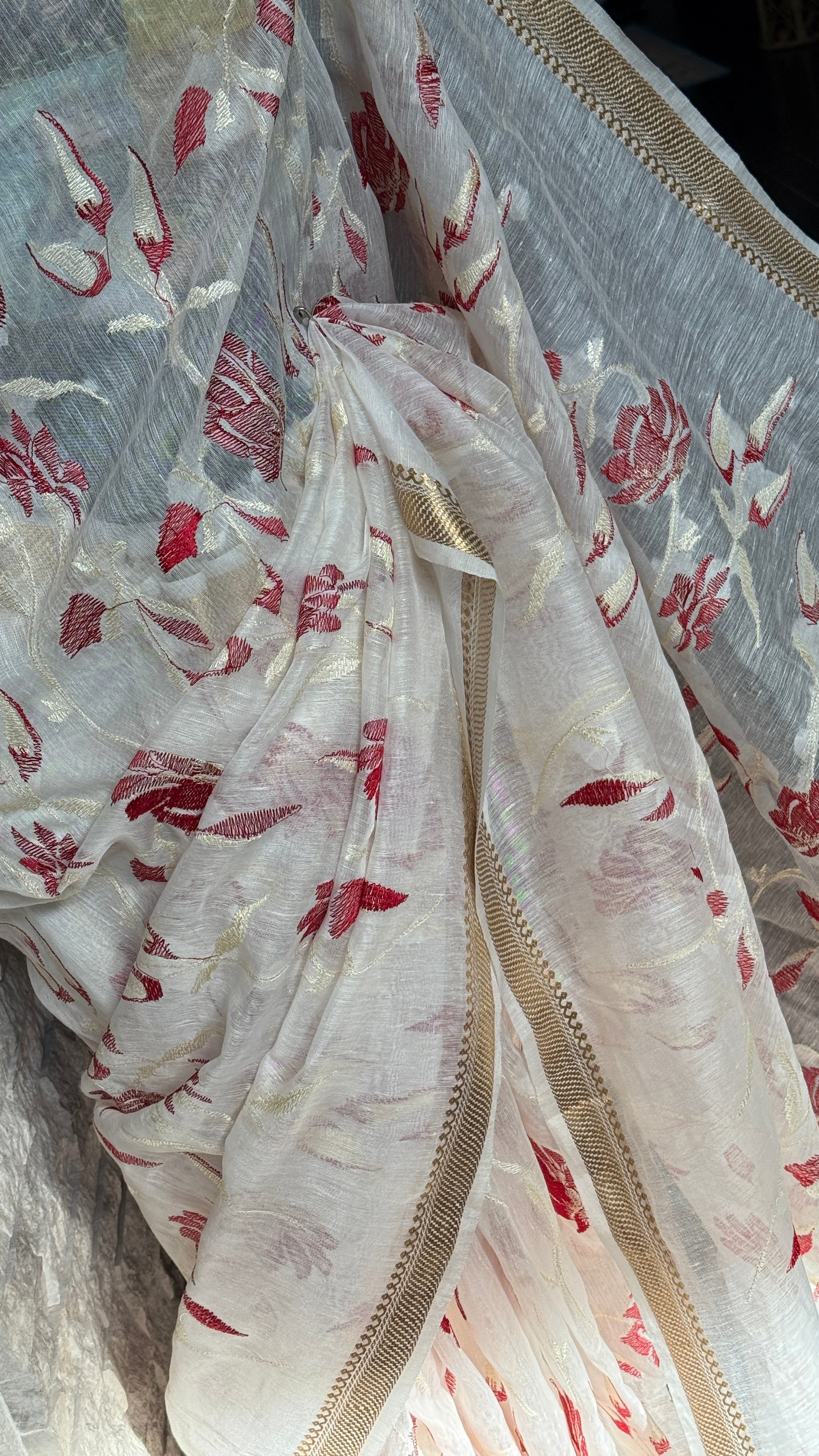 Embroidered Linen - White