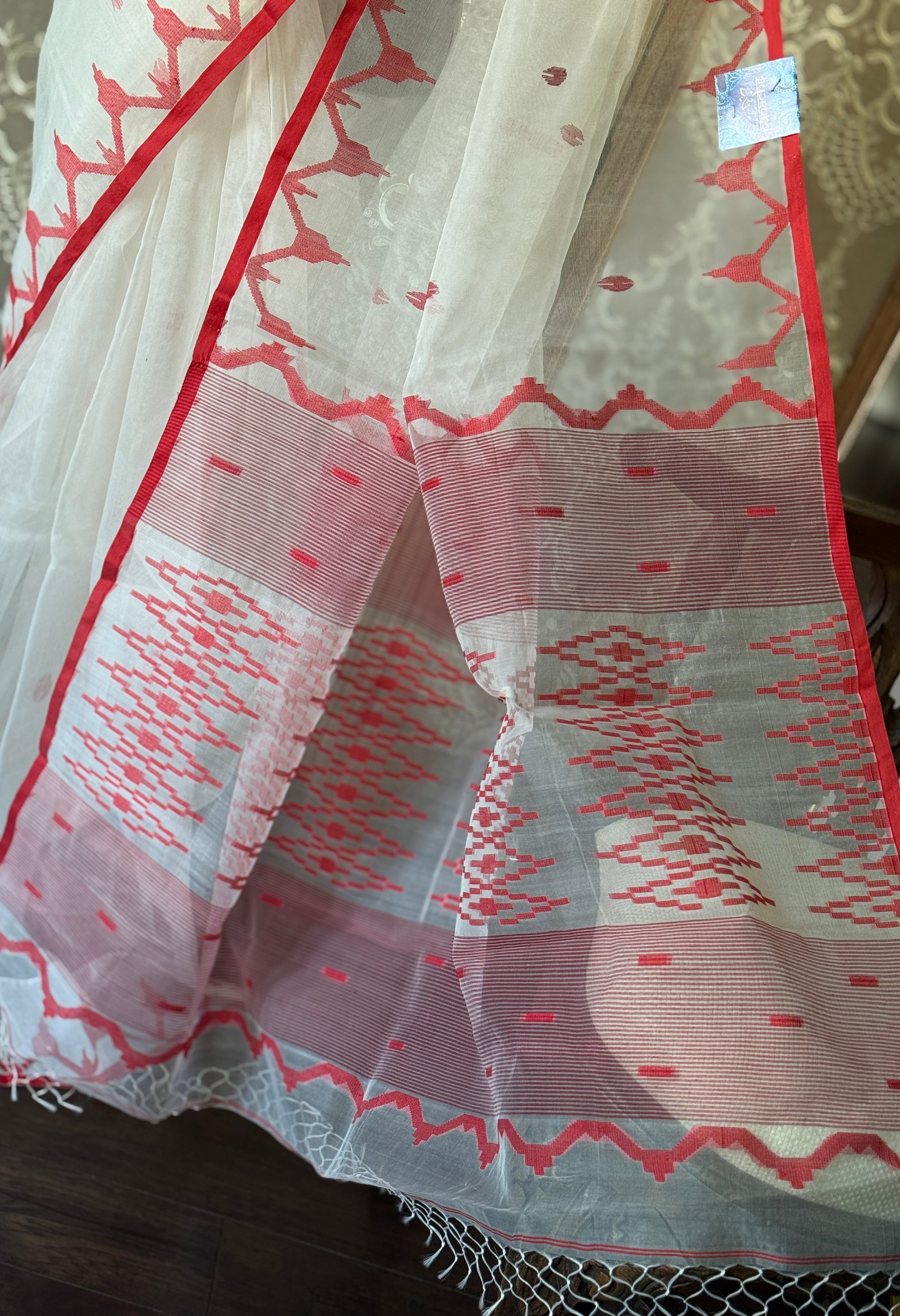 Muslin Jamdaani - White Red