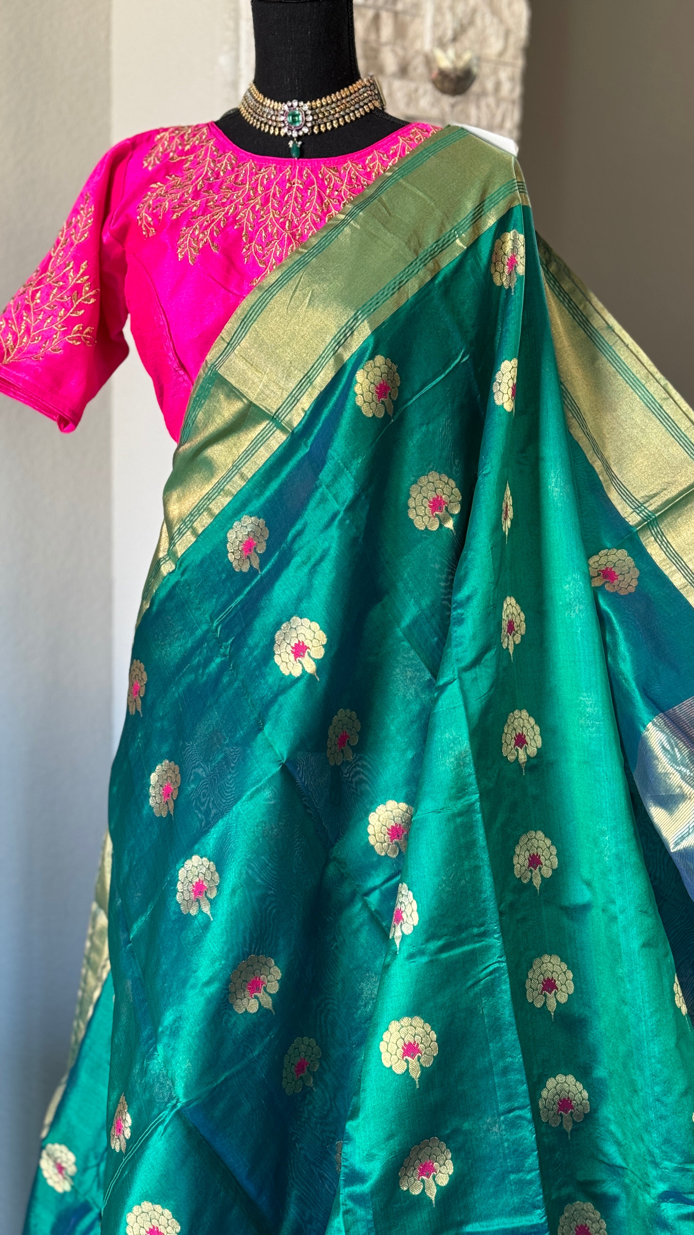 Pure Chanderi Silk - Green Eknaliya Woven Meenakari