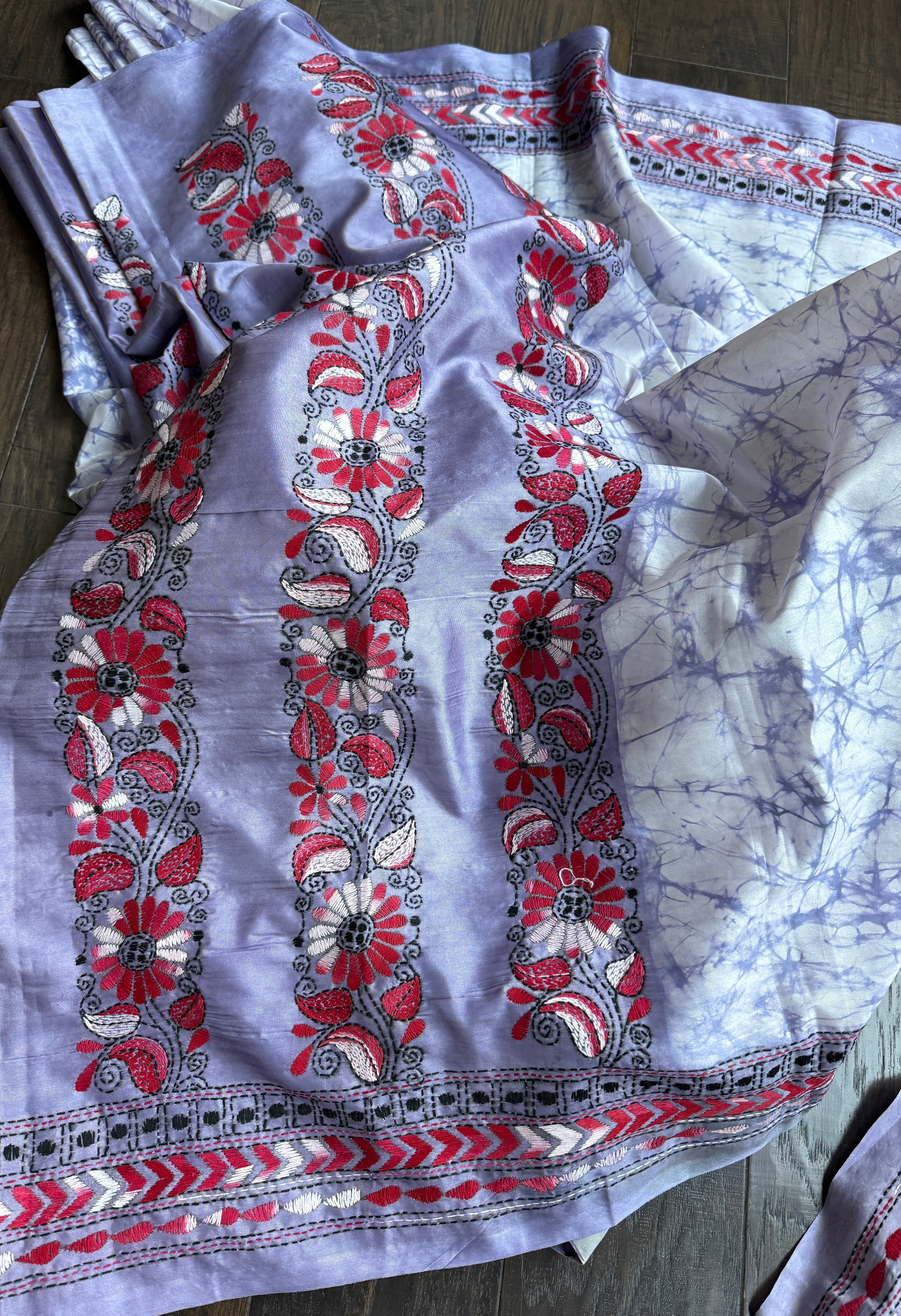 Bangalore Batik Kantha Silk -  White Violet Red Patli Pallu