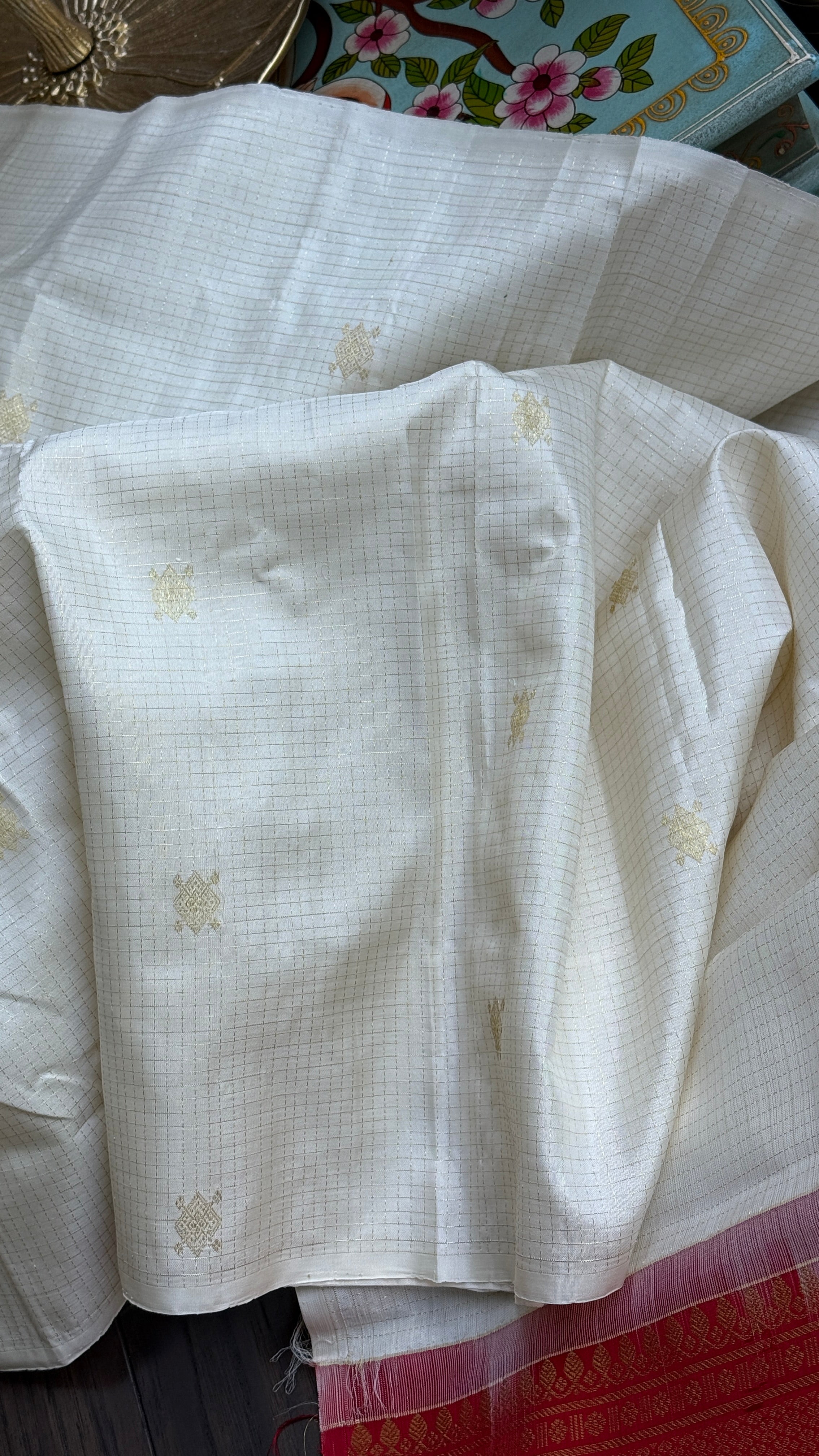 Pure Silk Borderless Kanjivaram - Off White Red Woven