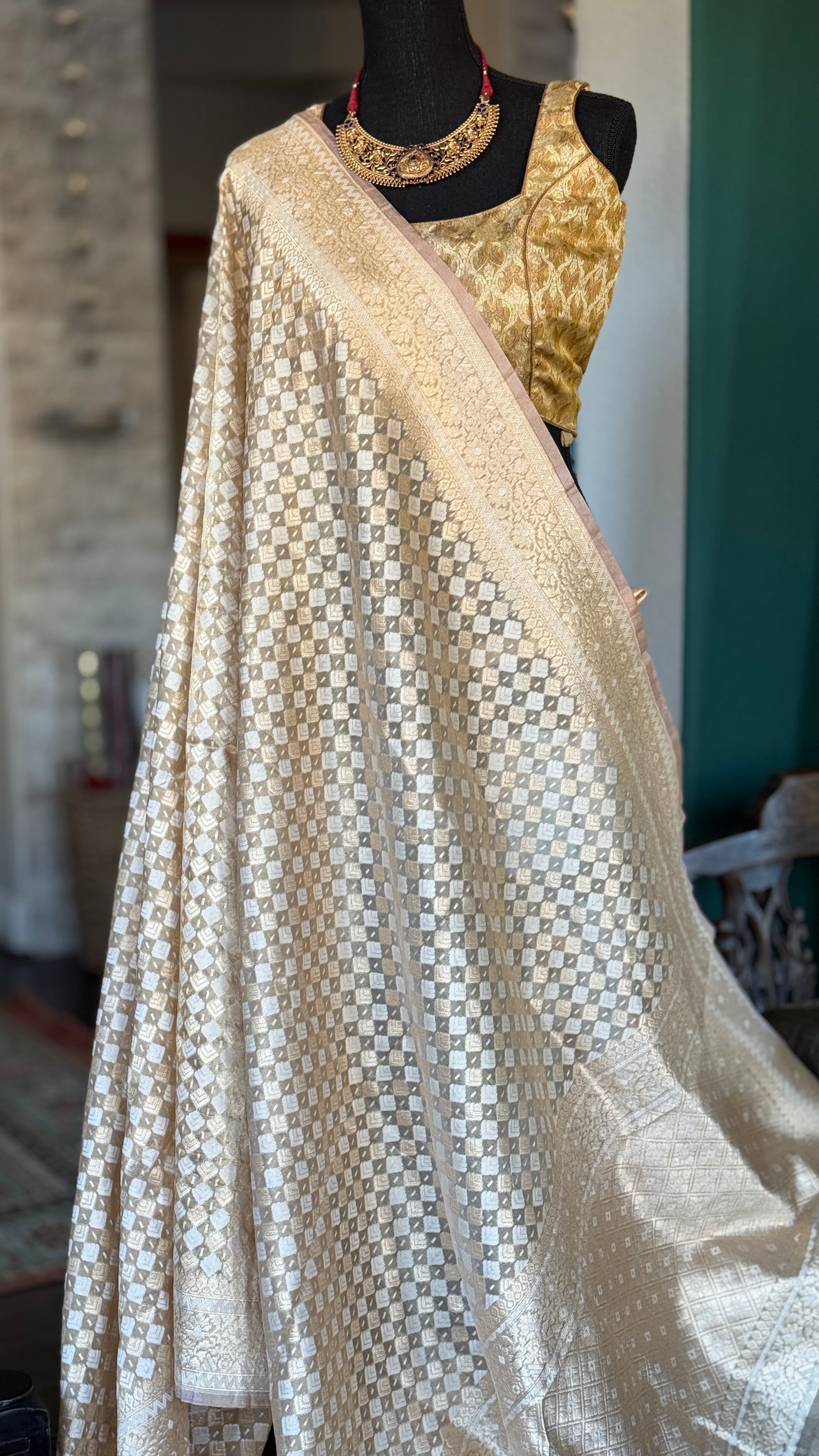 Pure Tissue Kora Silk Jamdaani Banarasi - Golden Beige Antique Zari