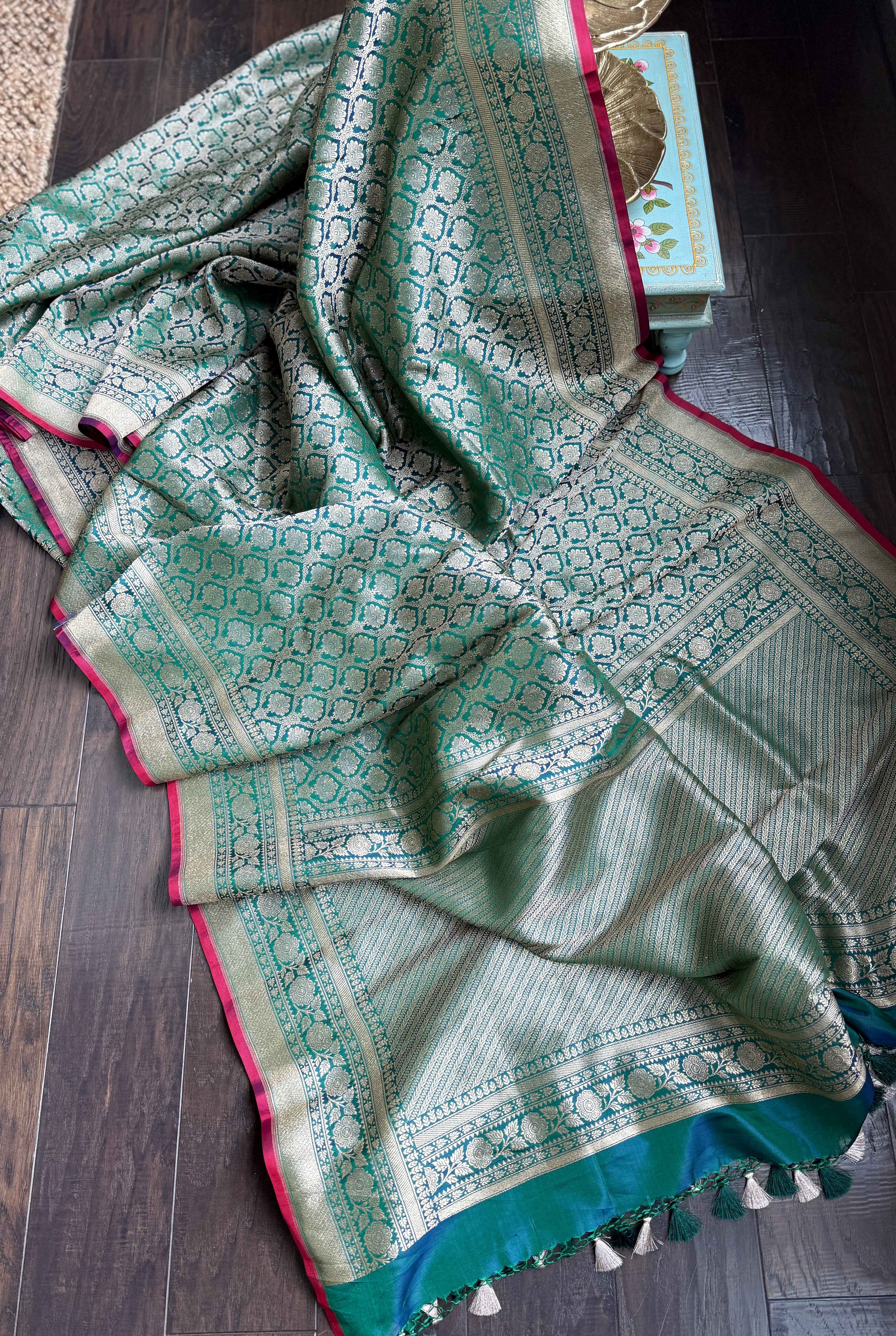 Pure Silk Katan Banarasi- Peocock Green Dual Shaded