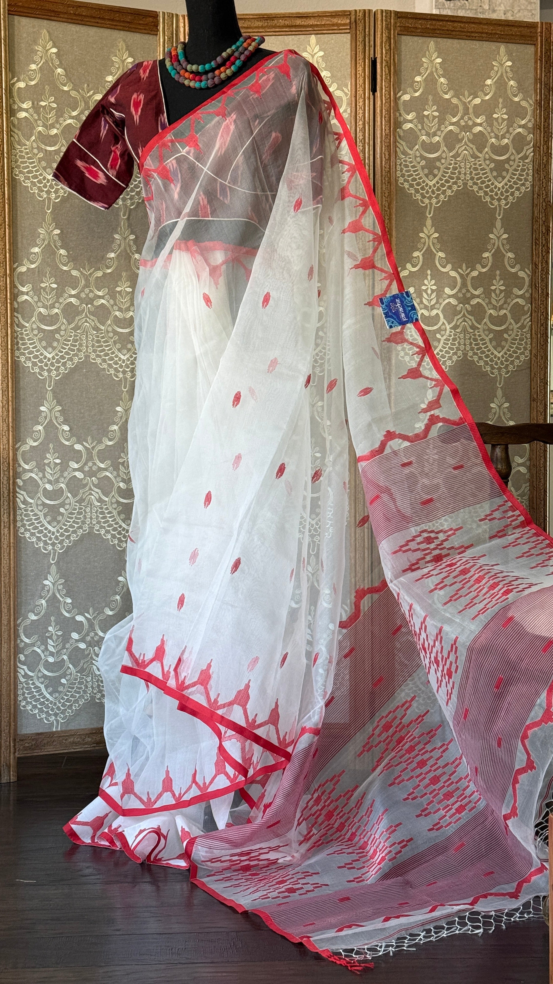 Muslin Jamdaani - White Red