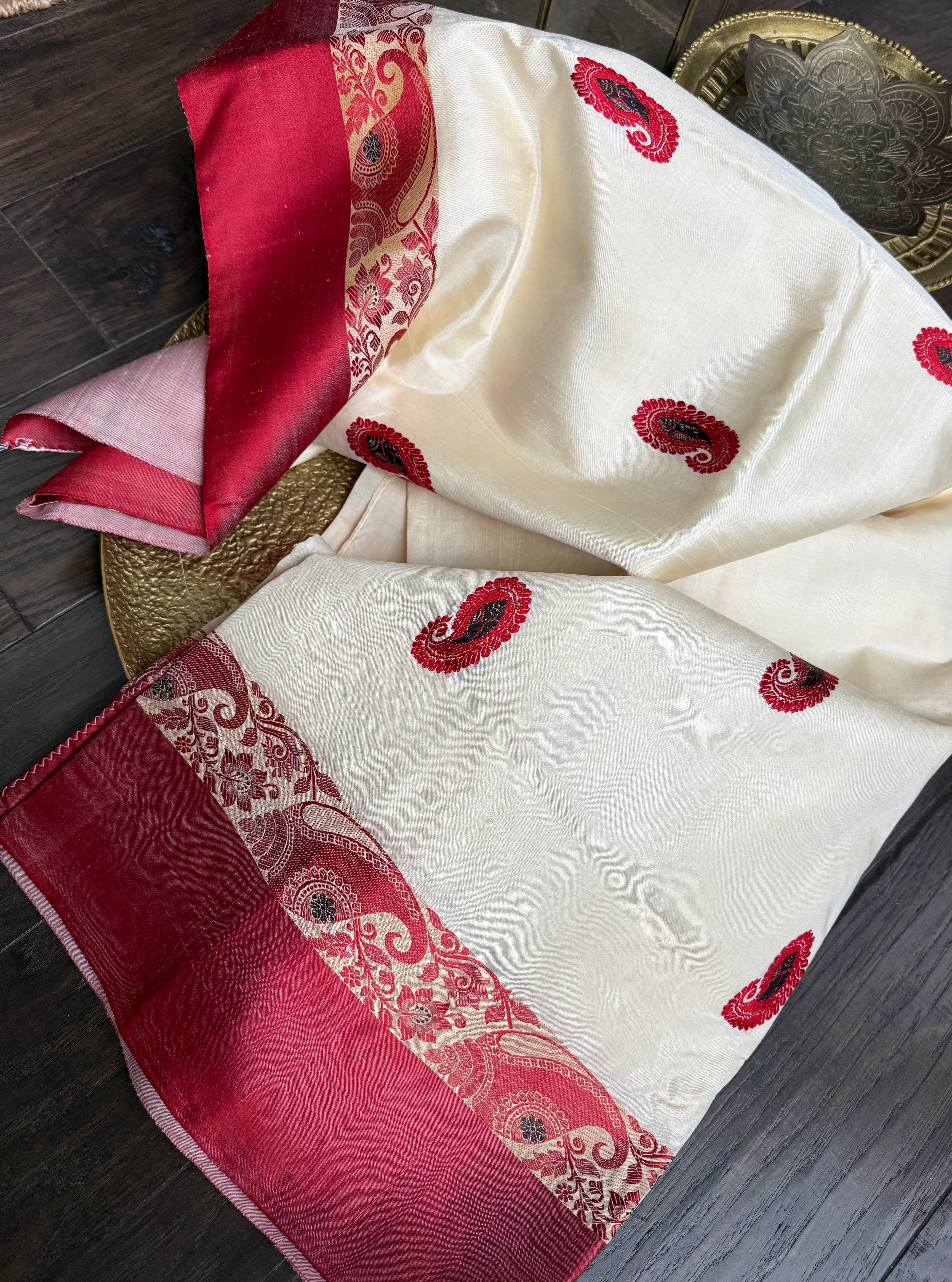 Pure Garad Silk- Light Cream Red