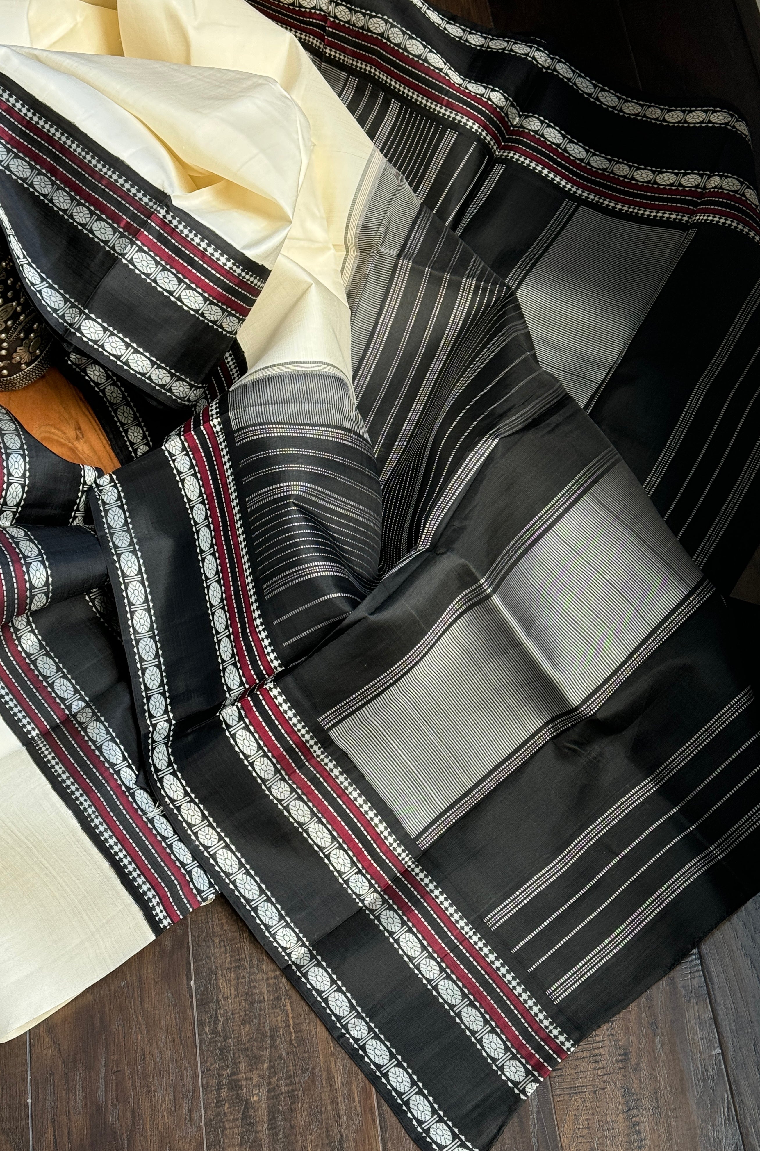 Pure Silk Korvai Kanjivaram - Off White Black Woven