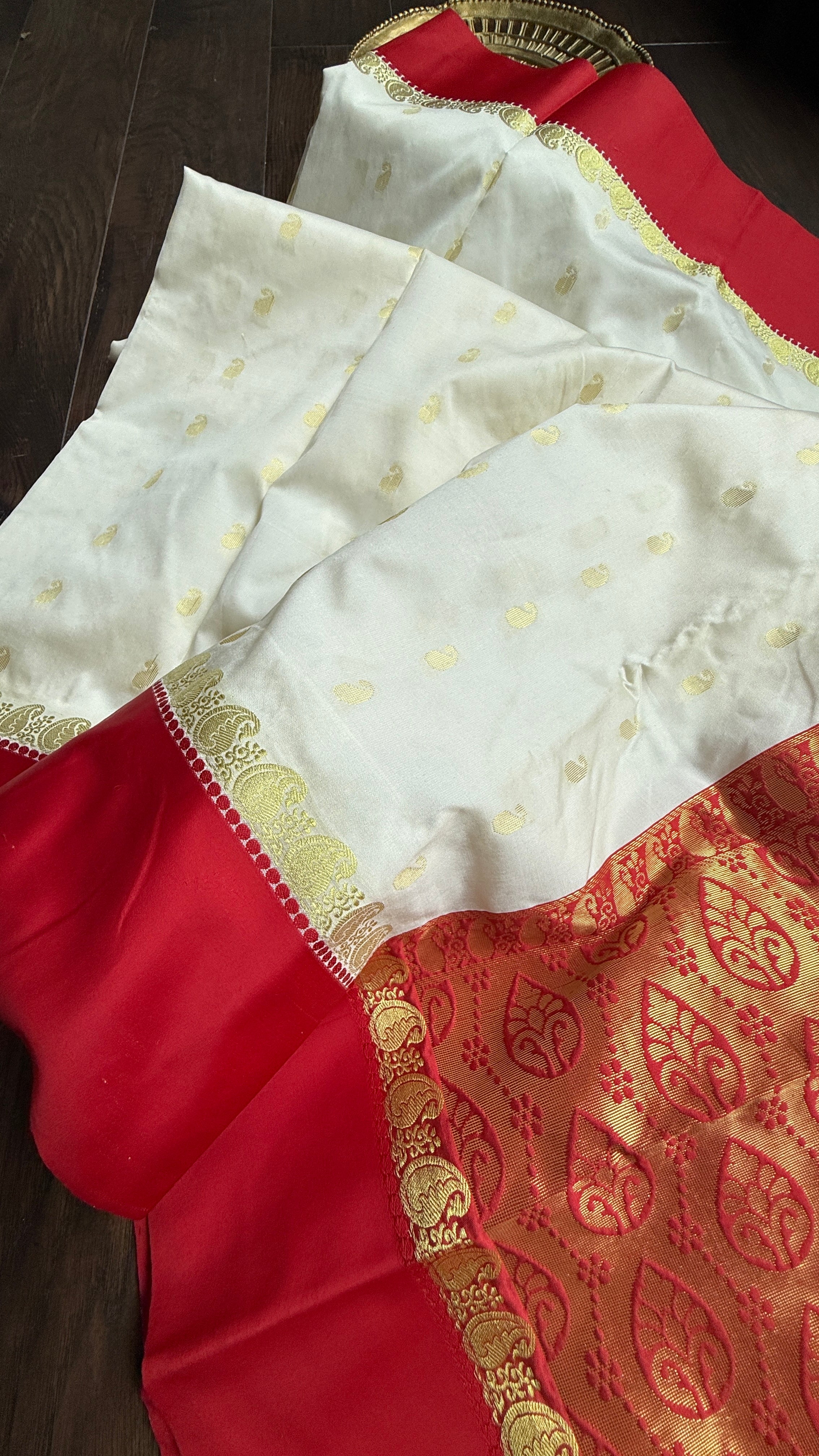 Soft Silk Garad - Off-White Red 2