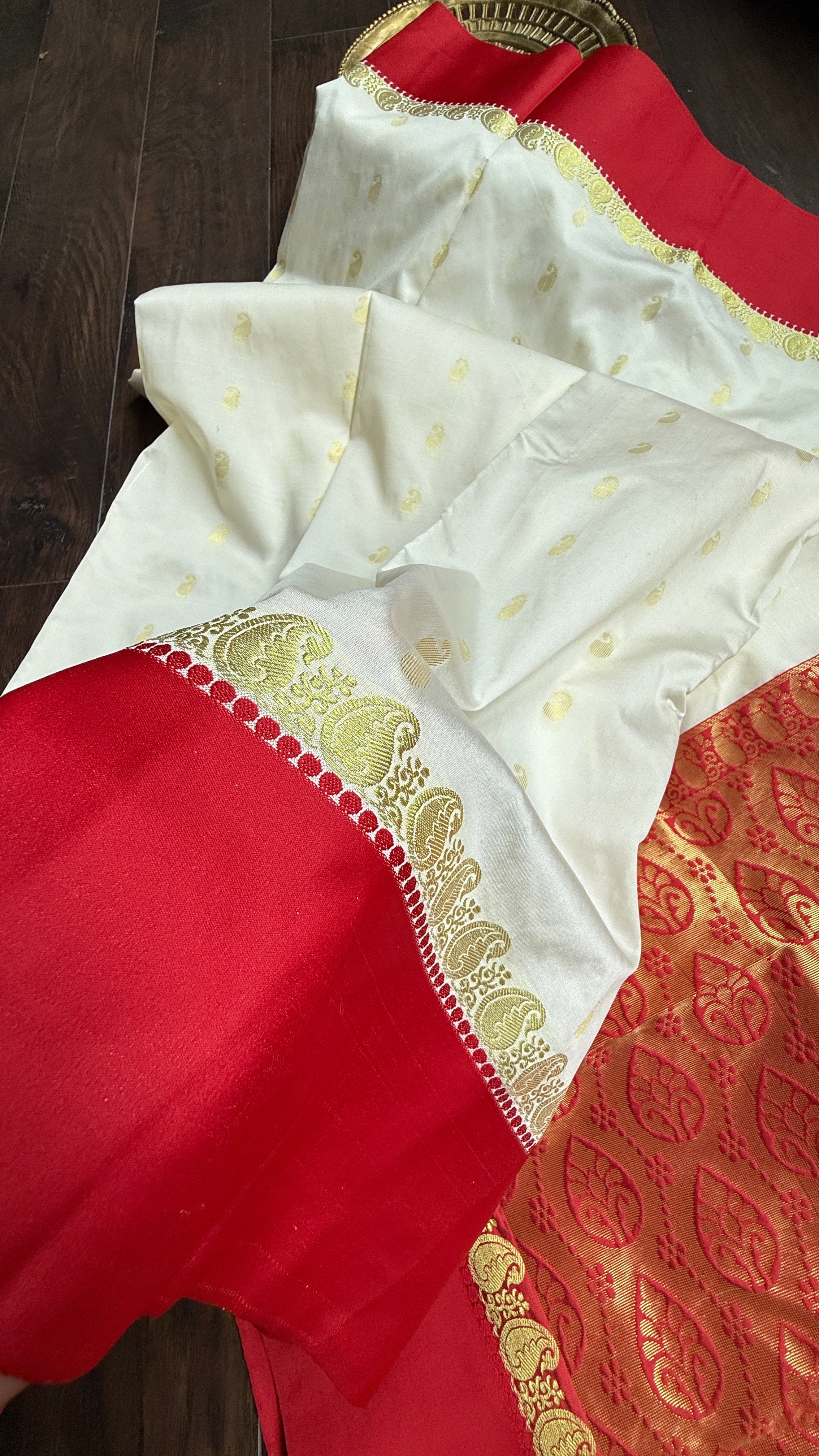 Soft Silk Garad - Off-White Red 2